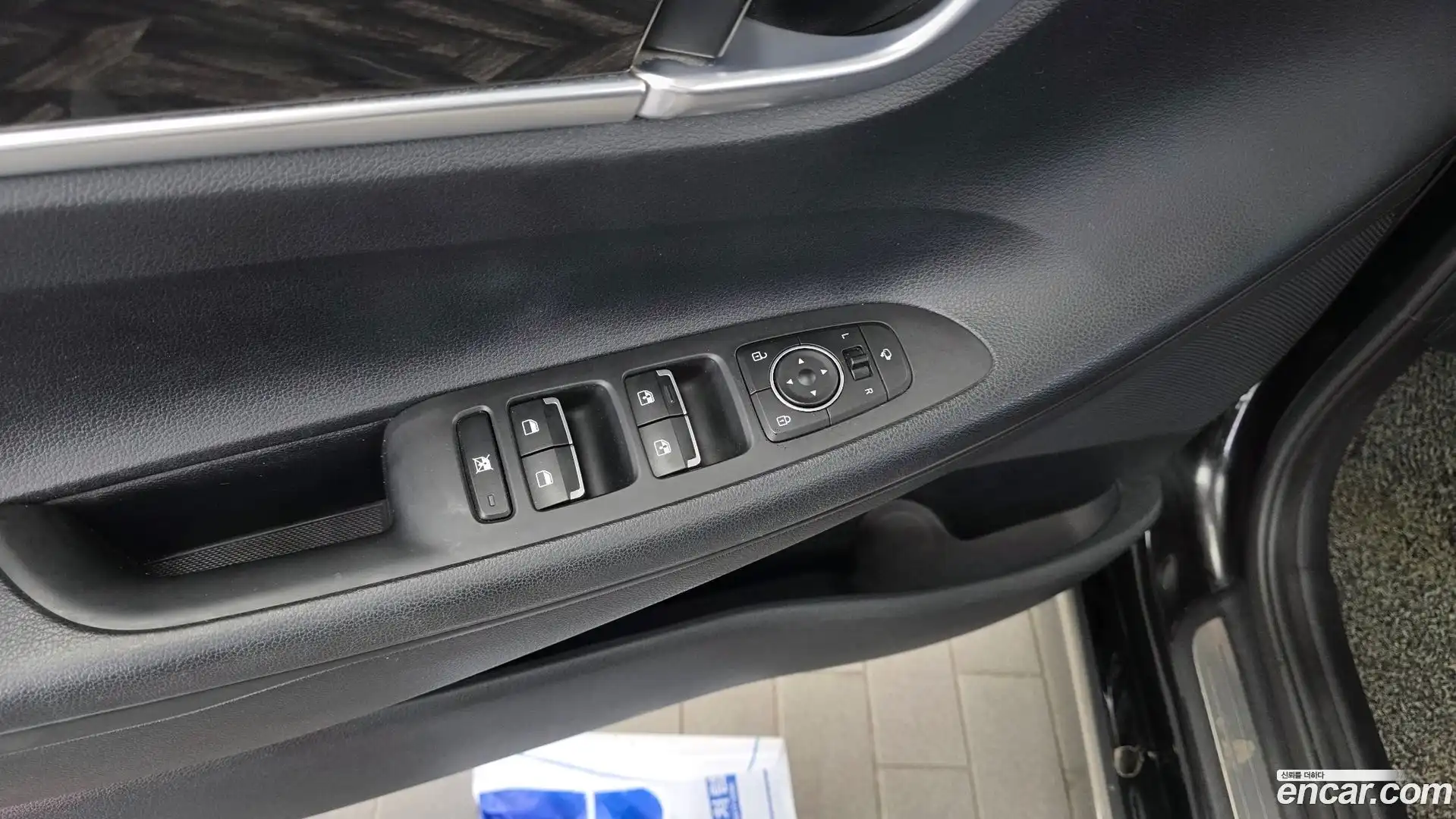 Grandeur Hyundai 2019.4-OPTION-040