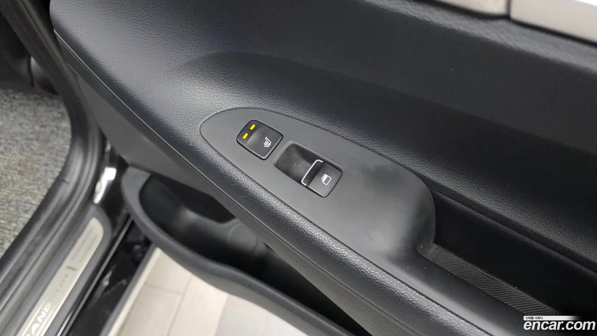 Grandeur Hyundai 2019.4-OPTION-041