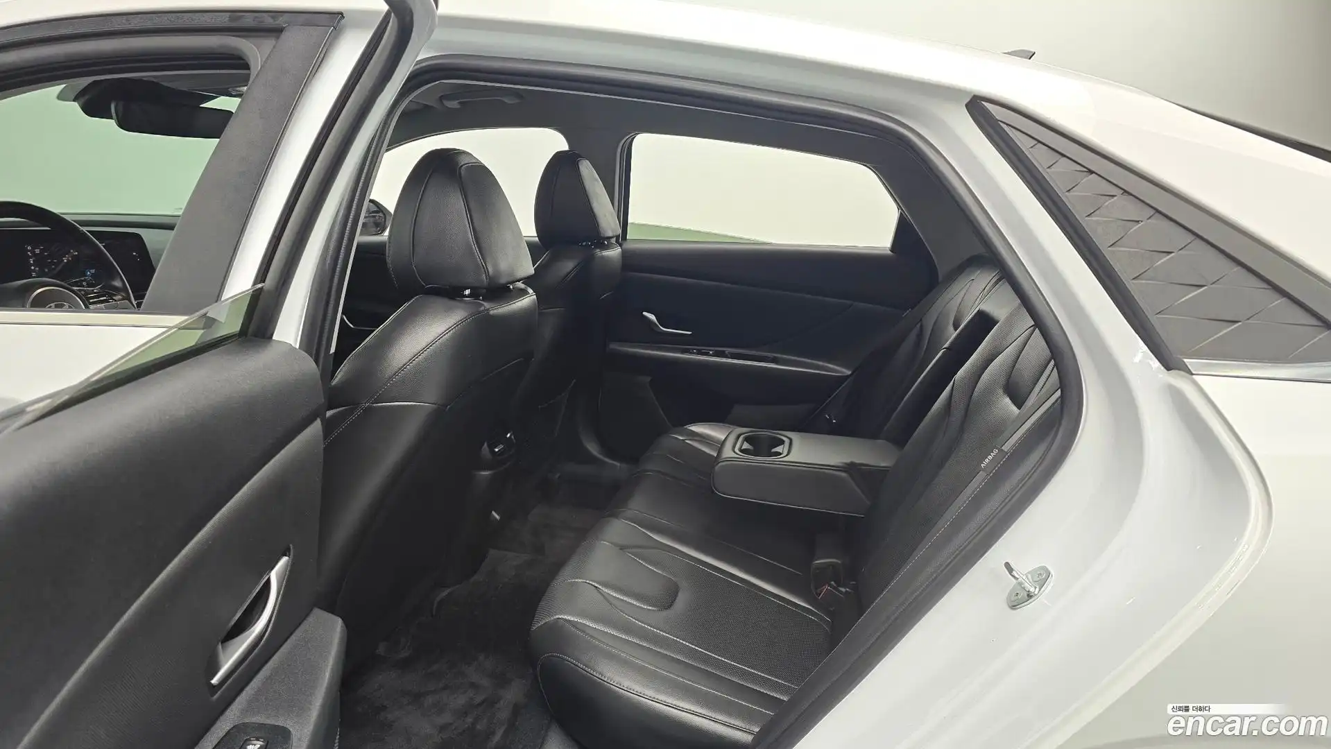 AVANTE Hyundai 2023.4-OPTION-016