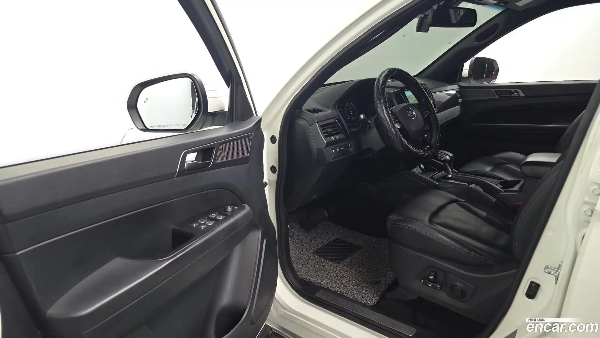Rexton KG Mobility 2023.3-INNER-010
