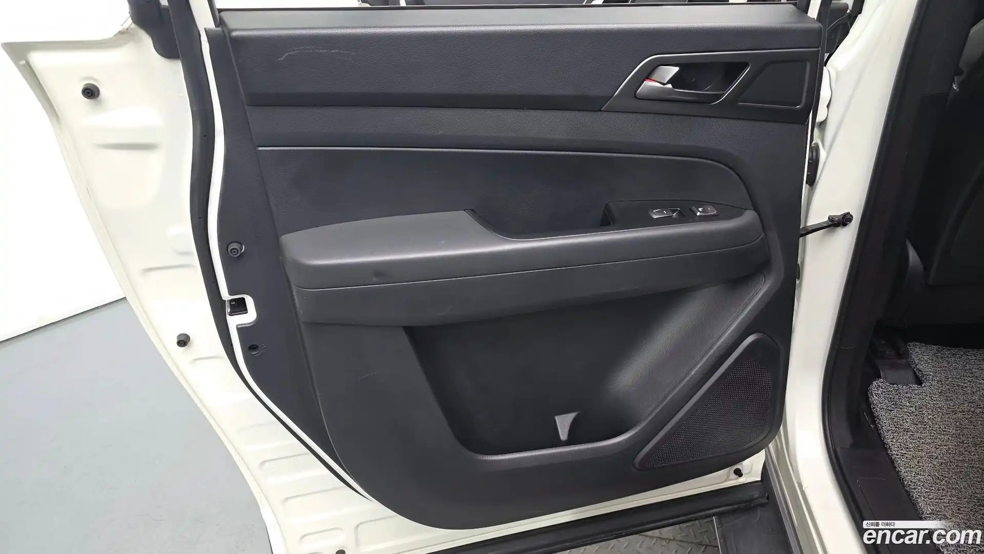 Rexton KG Mobility 2023.3-INNER-035
