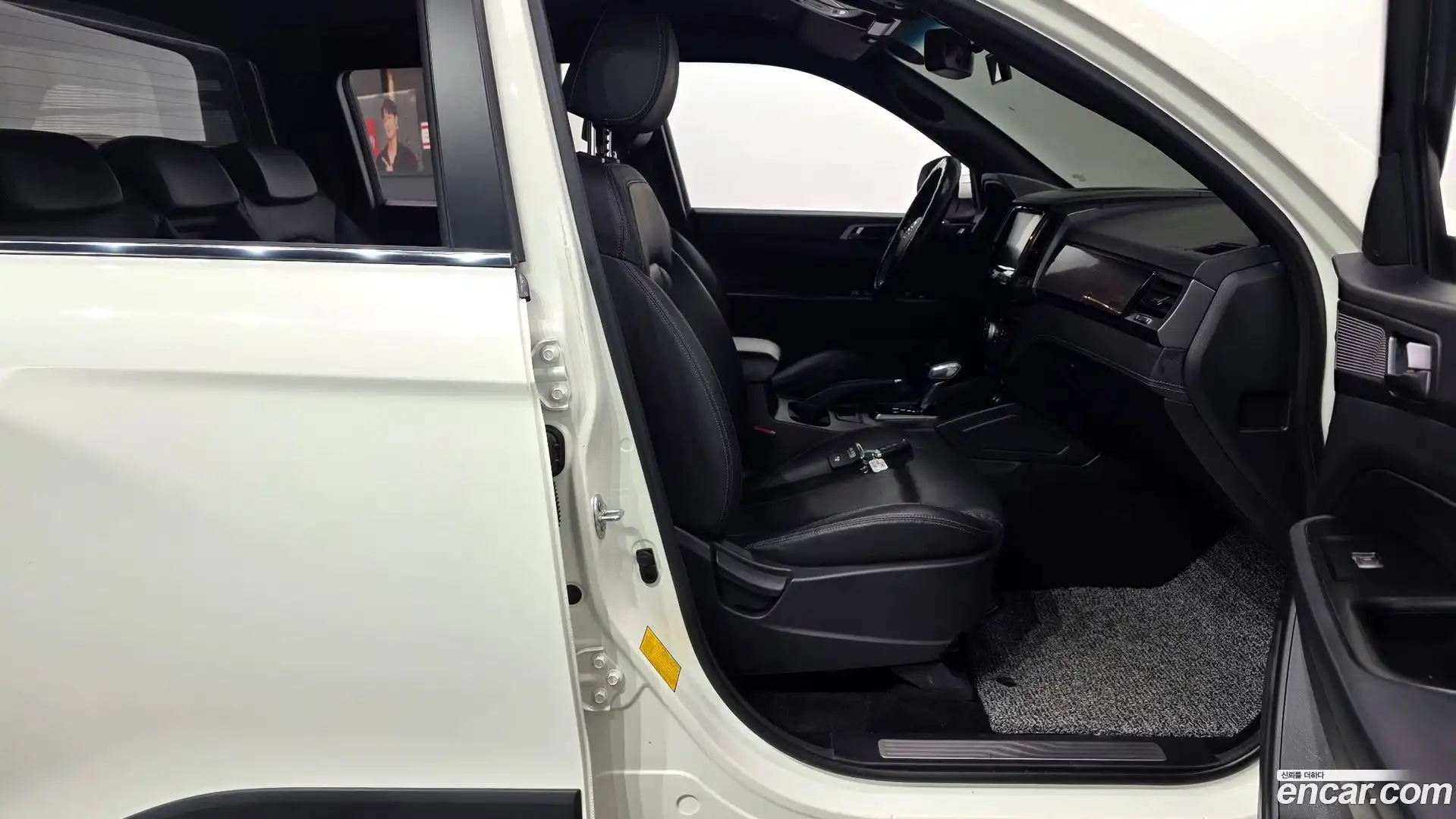 Rexton KG Mobility 2023.3-INNER-036