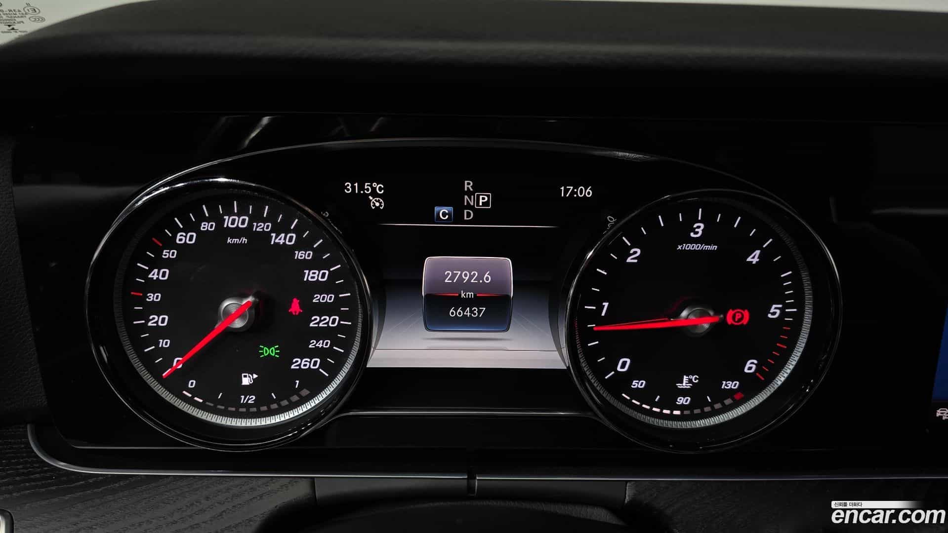 E-Class Mercedes-Benz 2019.9-INNER-008
