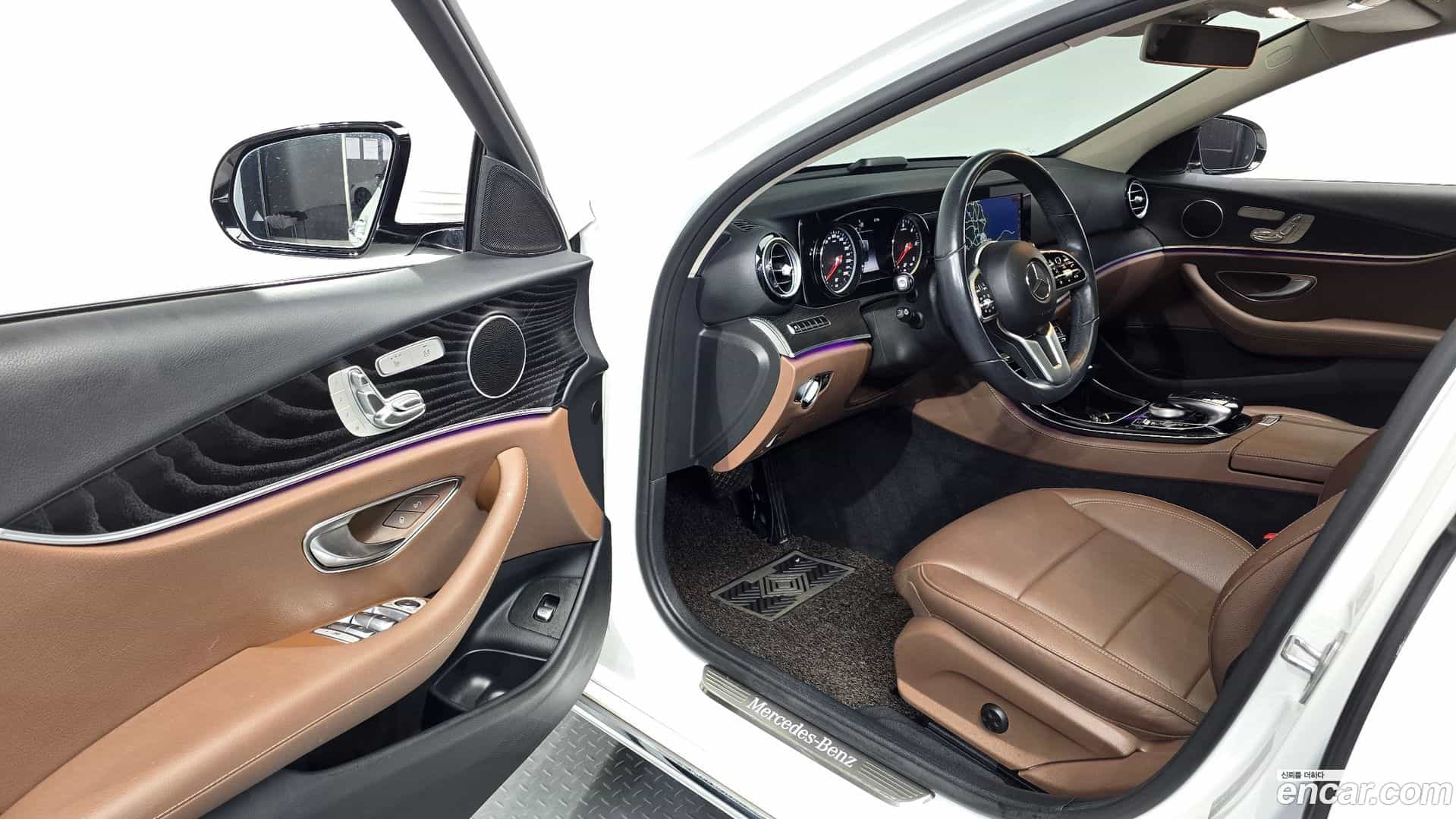 E-Class Mercedes-Benz 2019.9-INNER-010