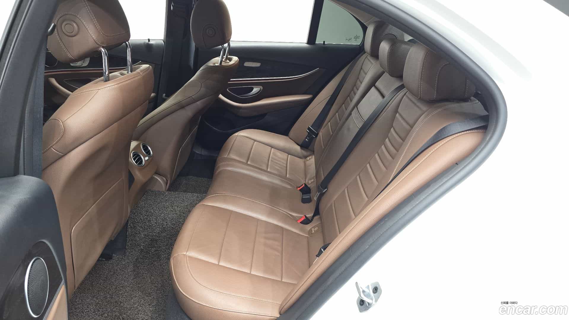 E-Class Mercedes-Benz 2019.9-OPTION-015