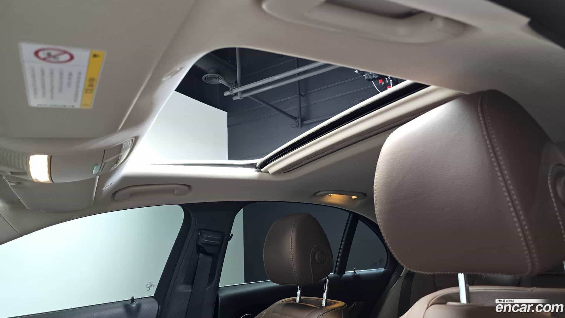 E-Class Mercedes-Benz 2019.9-OPTION-020