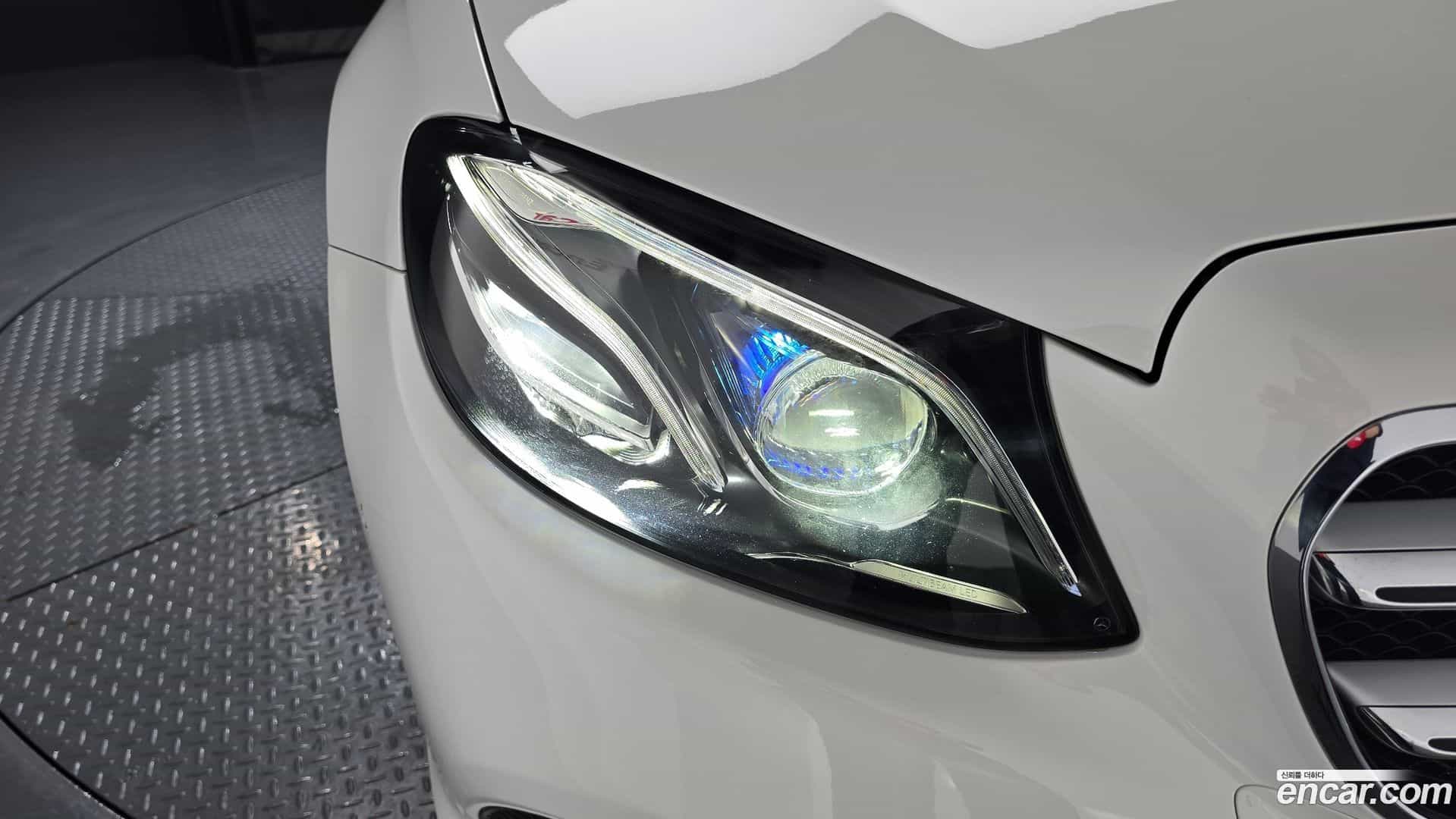 E-Class Mercedes-Benz 2019.9-OUTER-032