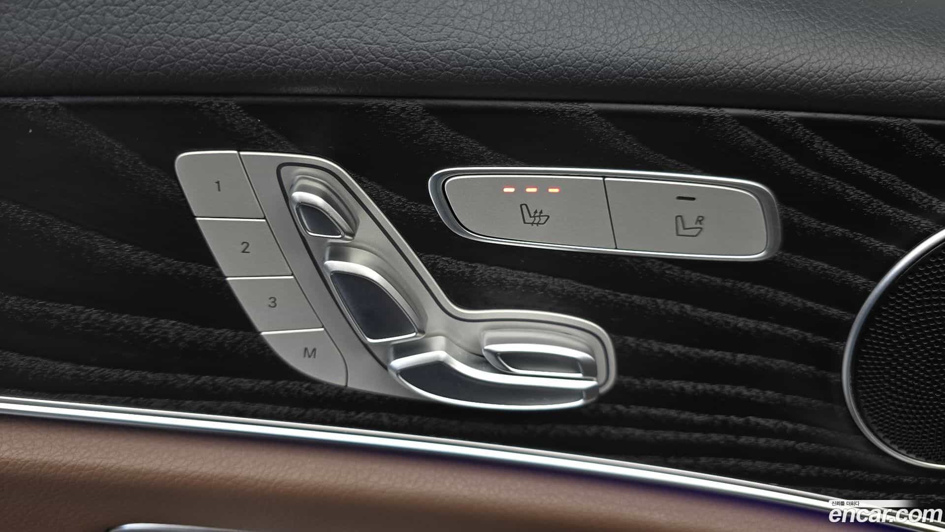 E-Class Mercedes-Benz 2019.9-OPTION-043