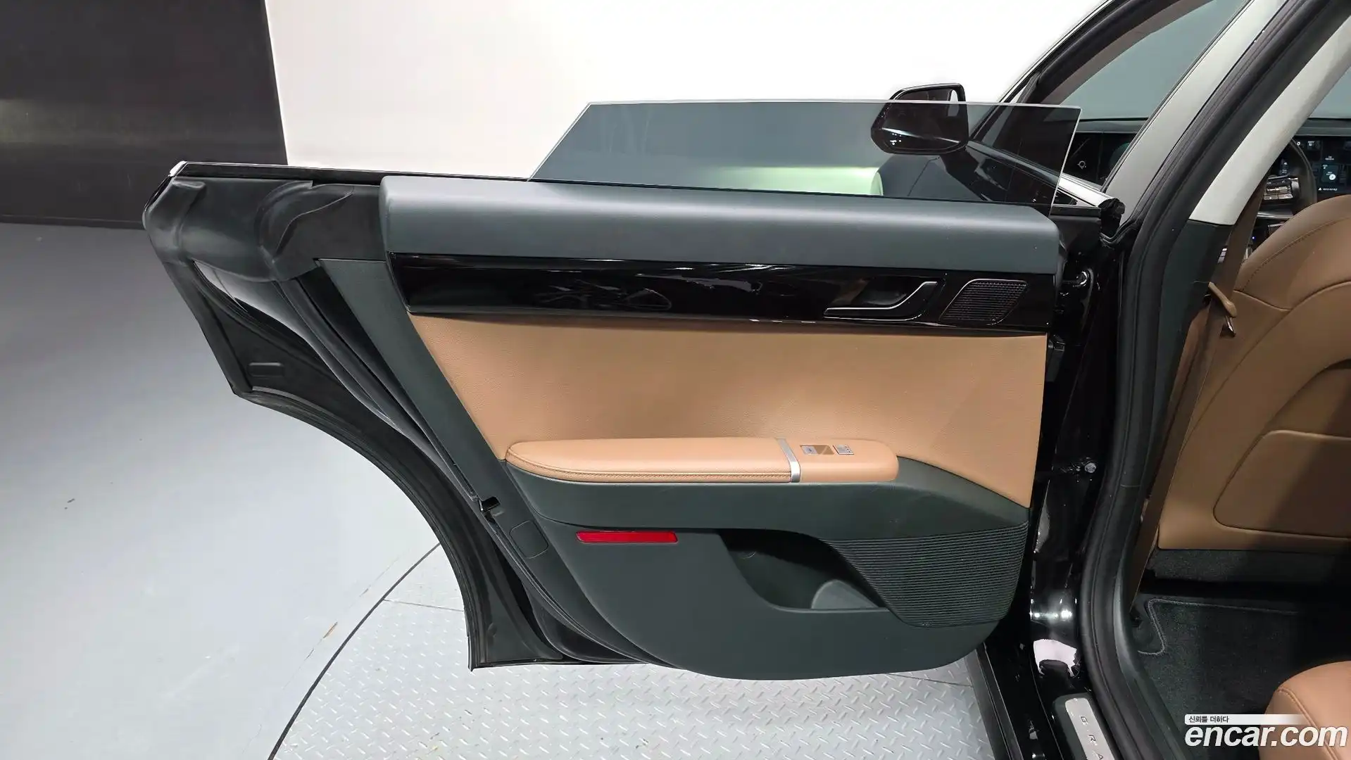 Grandeur Hyundai 2023.11-INNER-035