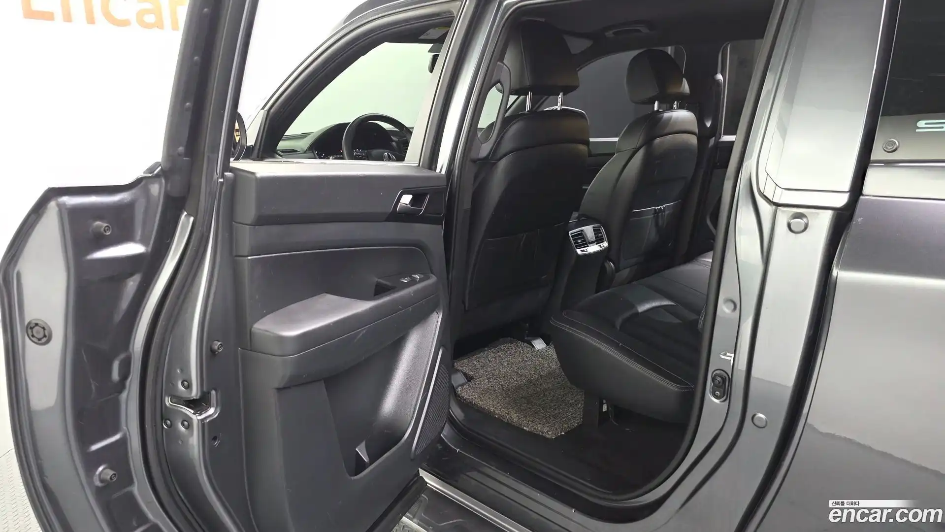 Rexton KG Mobility 2019.10-INNER-036