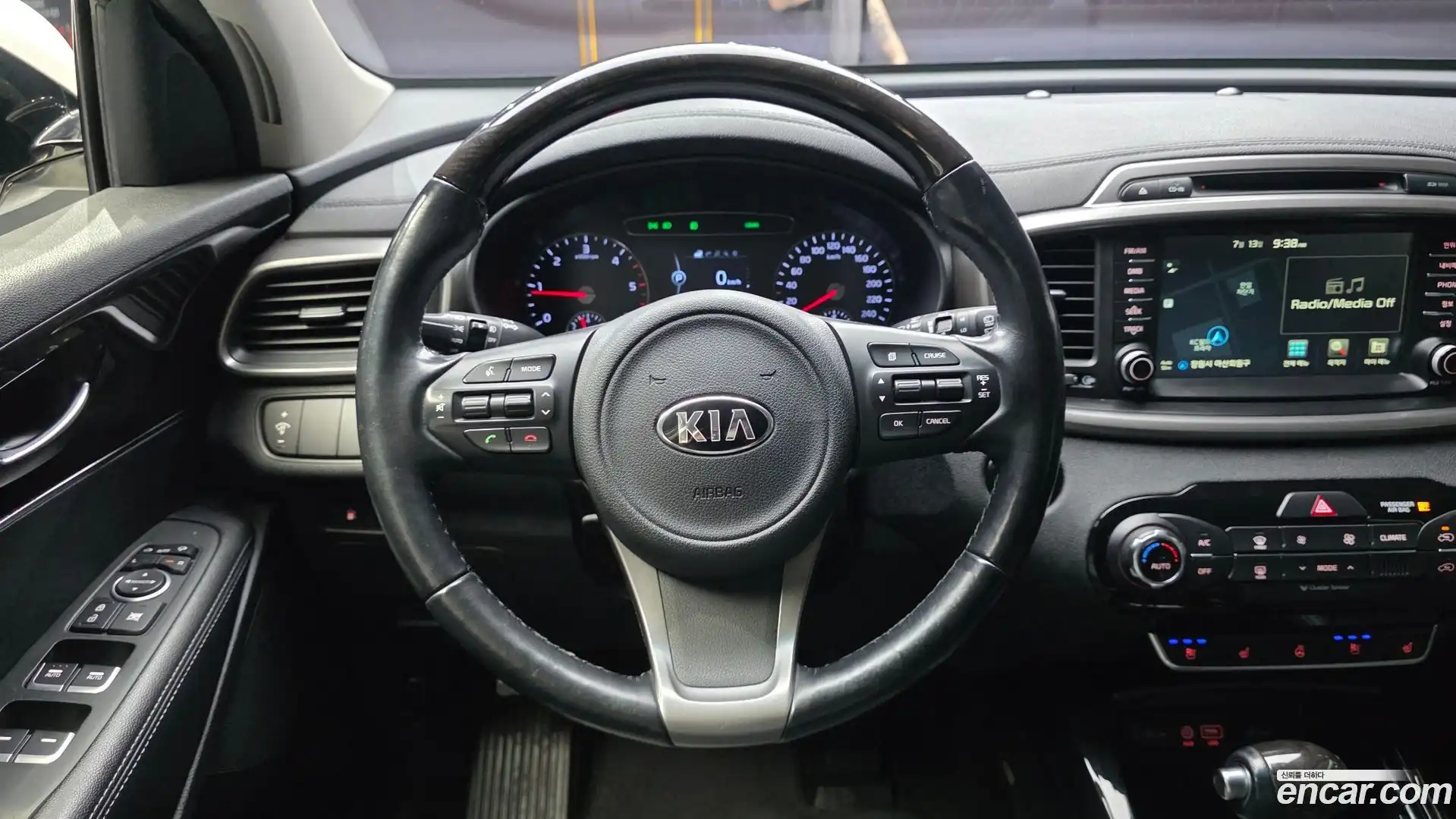 Sorento Kia 2015.9-OPTION-017