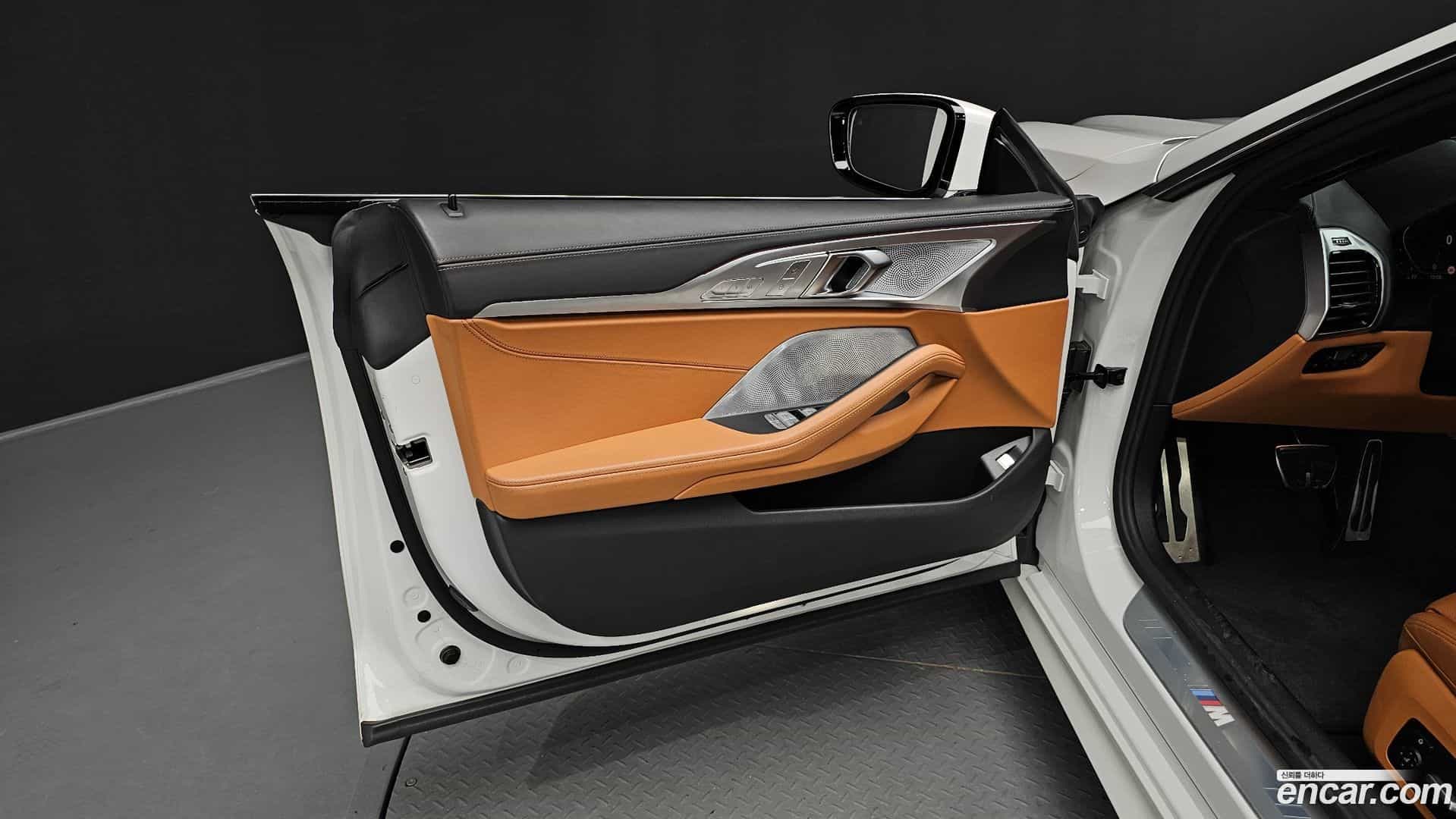 8-Series BMW 2020.3-INNER-034