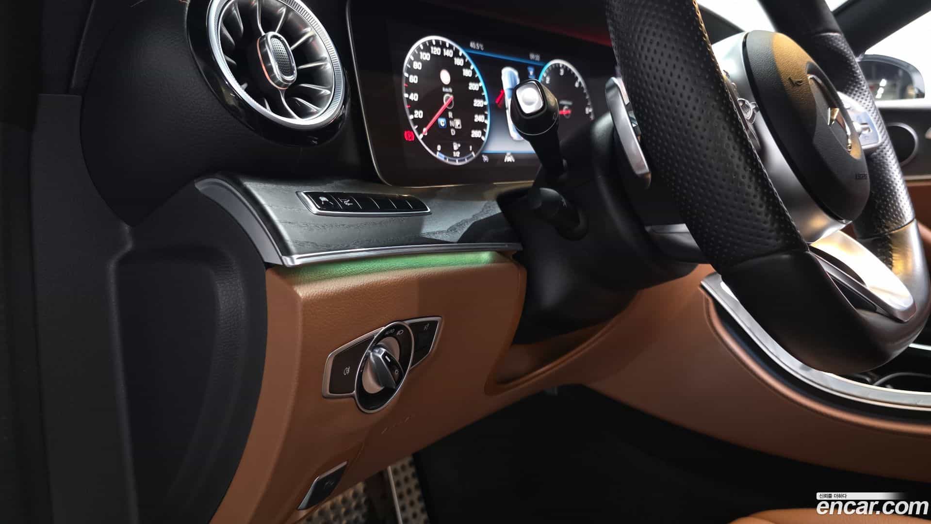 E-Class Mercedes-Benz 2020.3-OPTION-022