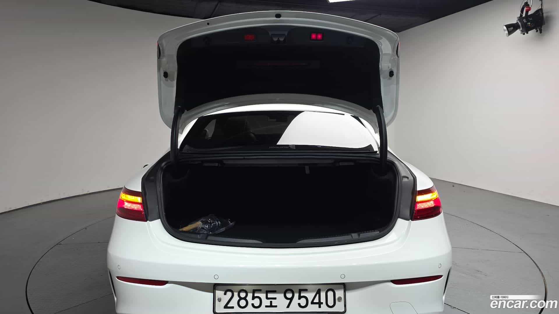 E-Class Mercedes-Benz 2020.3-OPTION-024