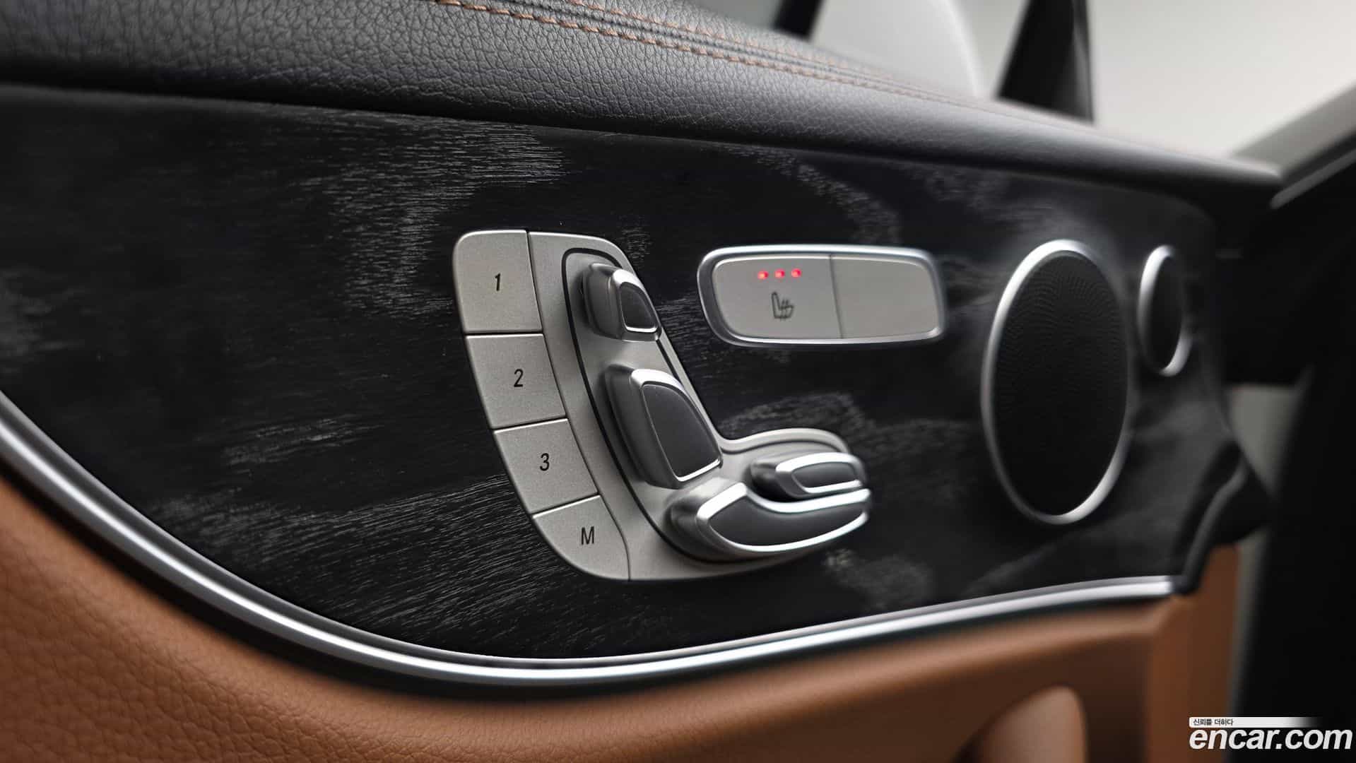 E-Class Mercedes-Benz 2020.3-OPTION-040