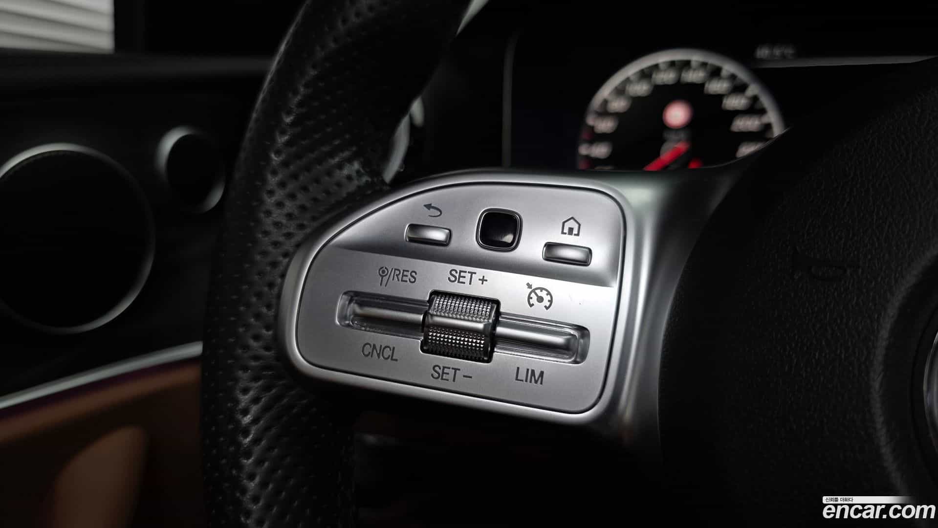 E-Class Mercedes-Benz 2020.3-OPTION-044