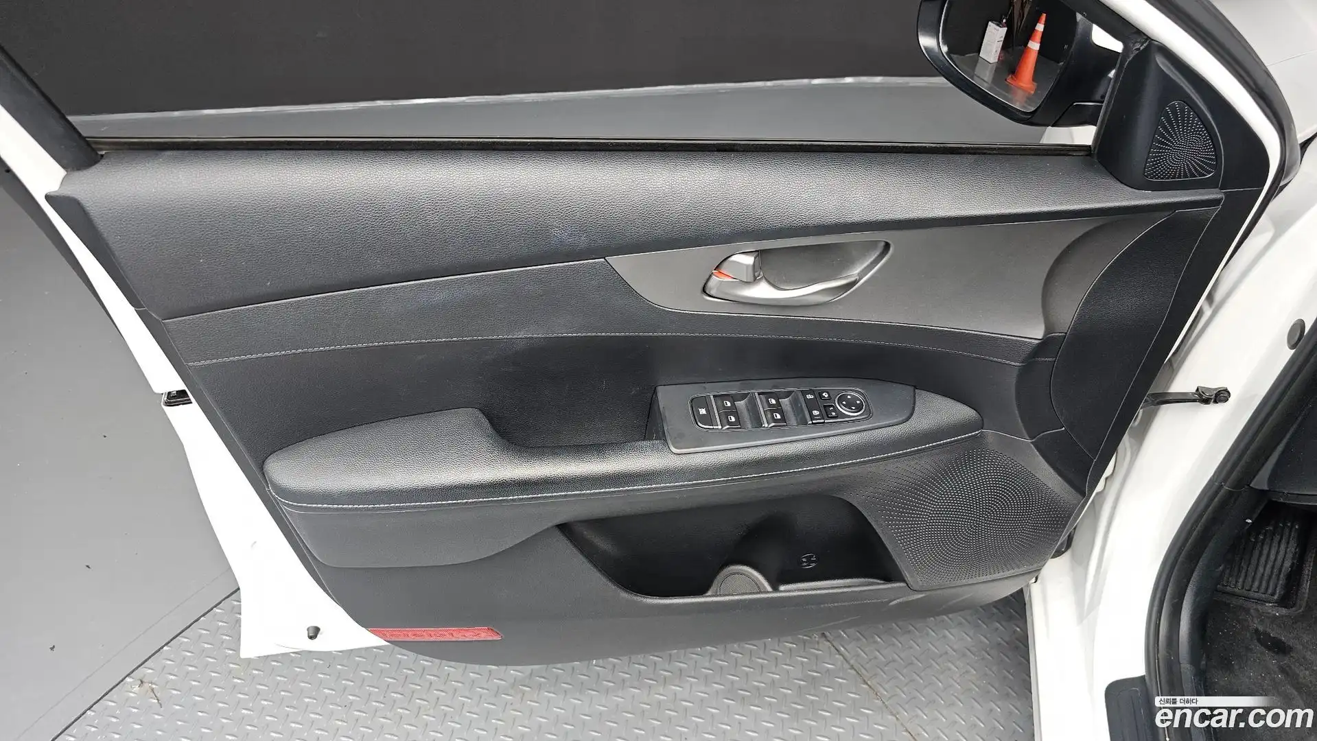 K3 Kia 2020.0-INNER-034