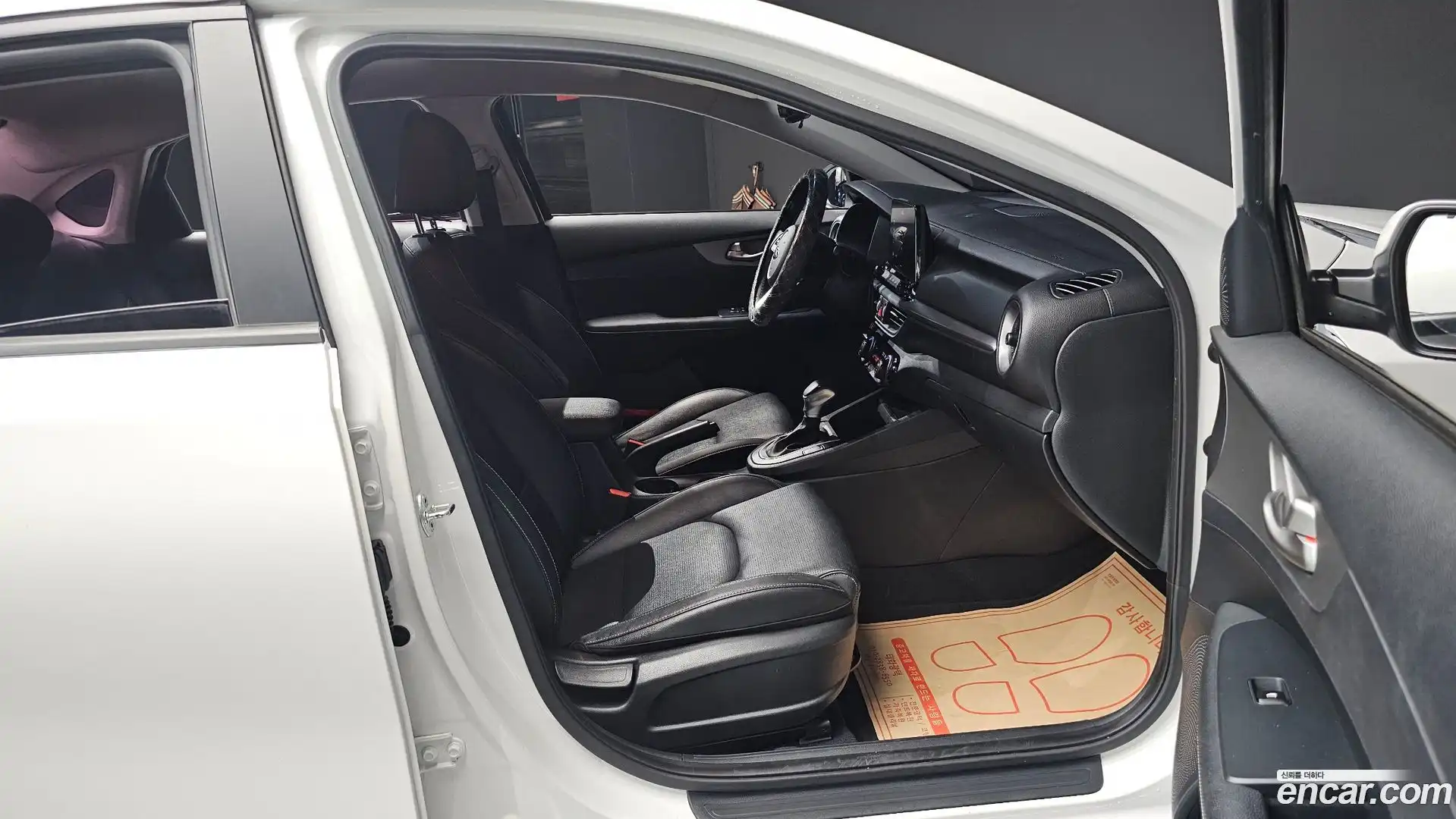 K3 Kia 2020.0-INNER-036