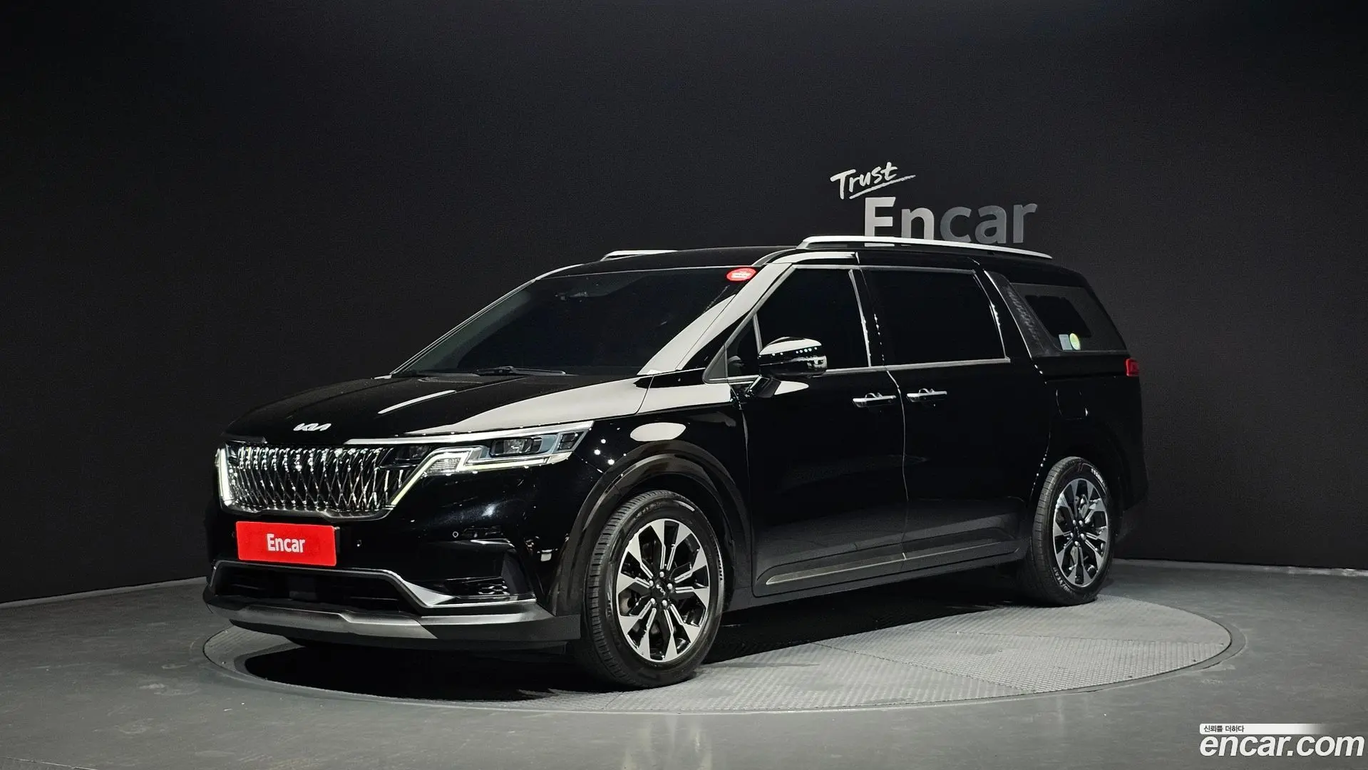 Main__Slider__Photo:Canival Kia 2022.5-0