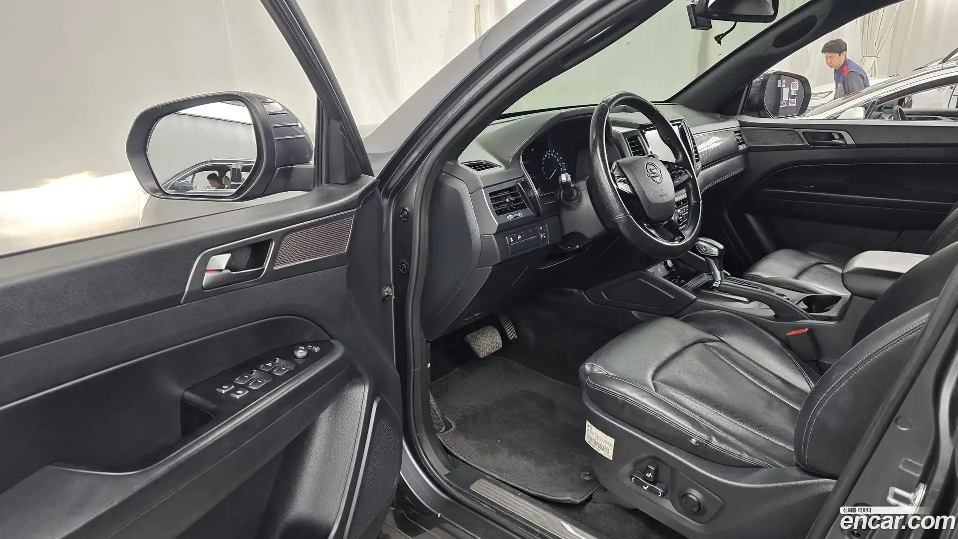 Rexton KG Mobility 2021.5-INNER-010
