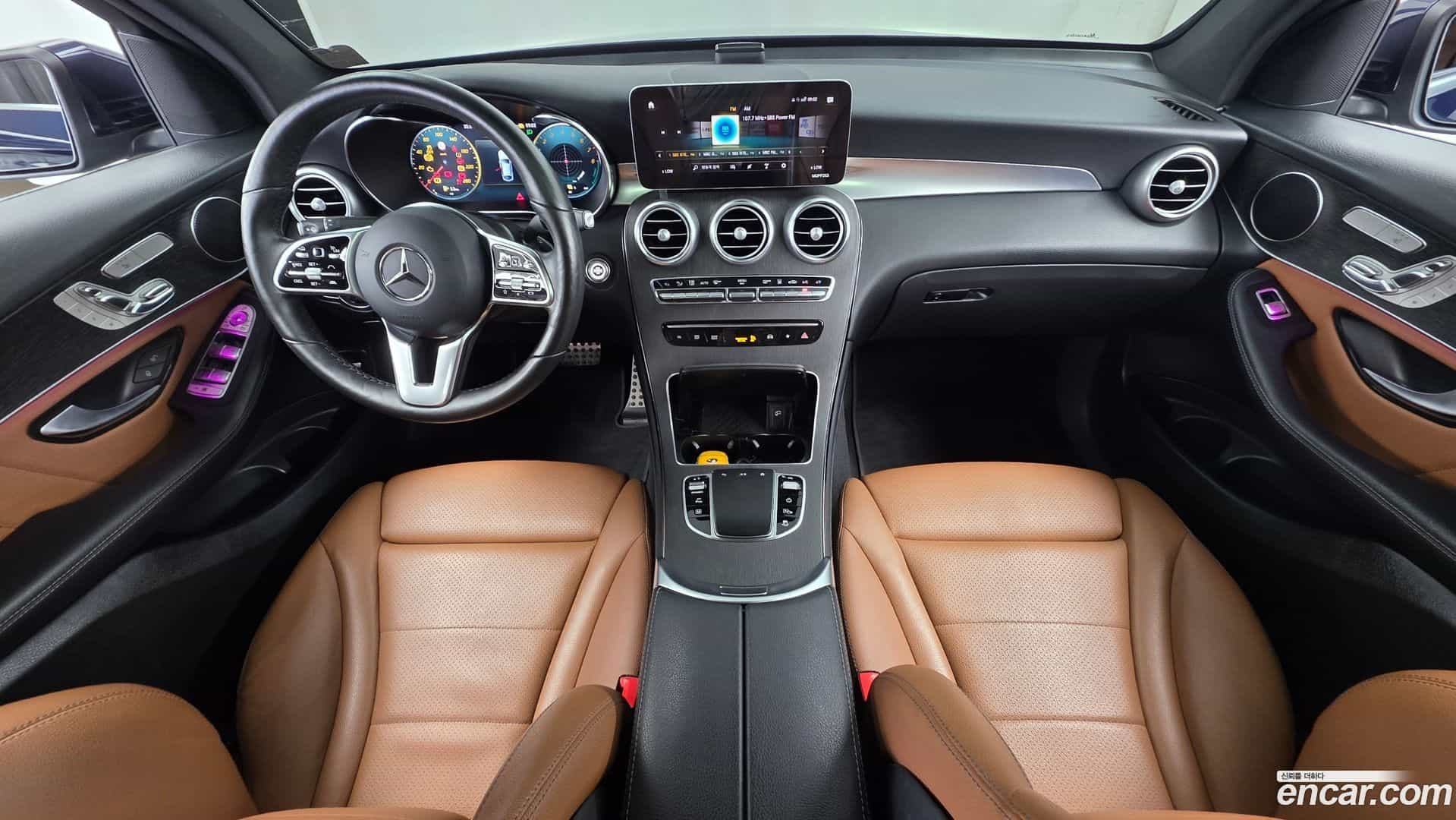 GLC-Class Mercedes-Benz 2020.11-INNER-007