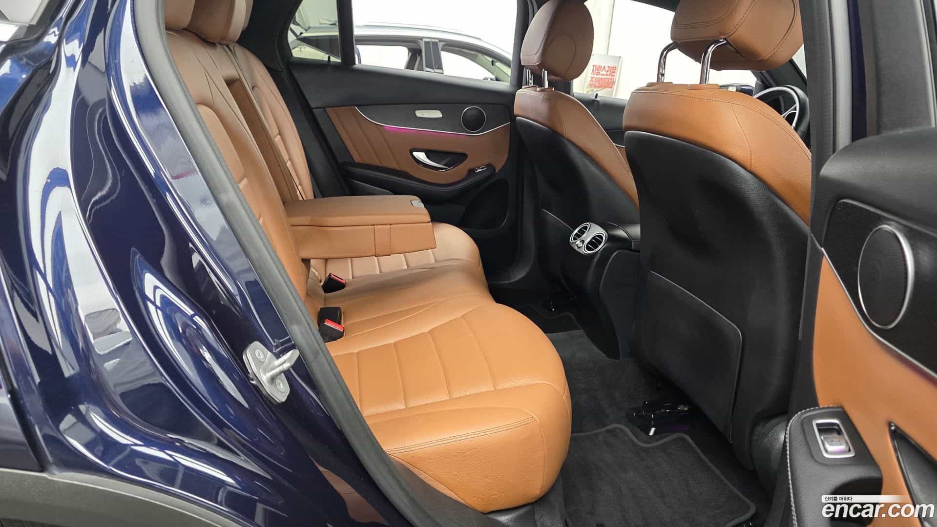 GLC-Class Mercedes-Benz 2020.11-OPTION-015