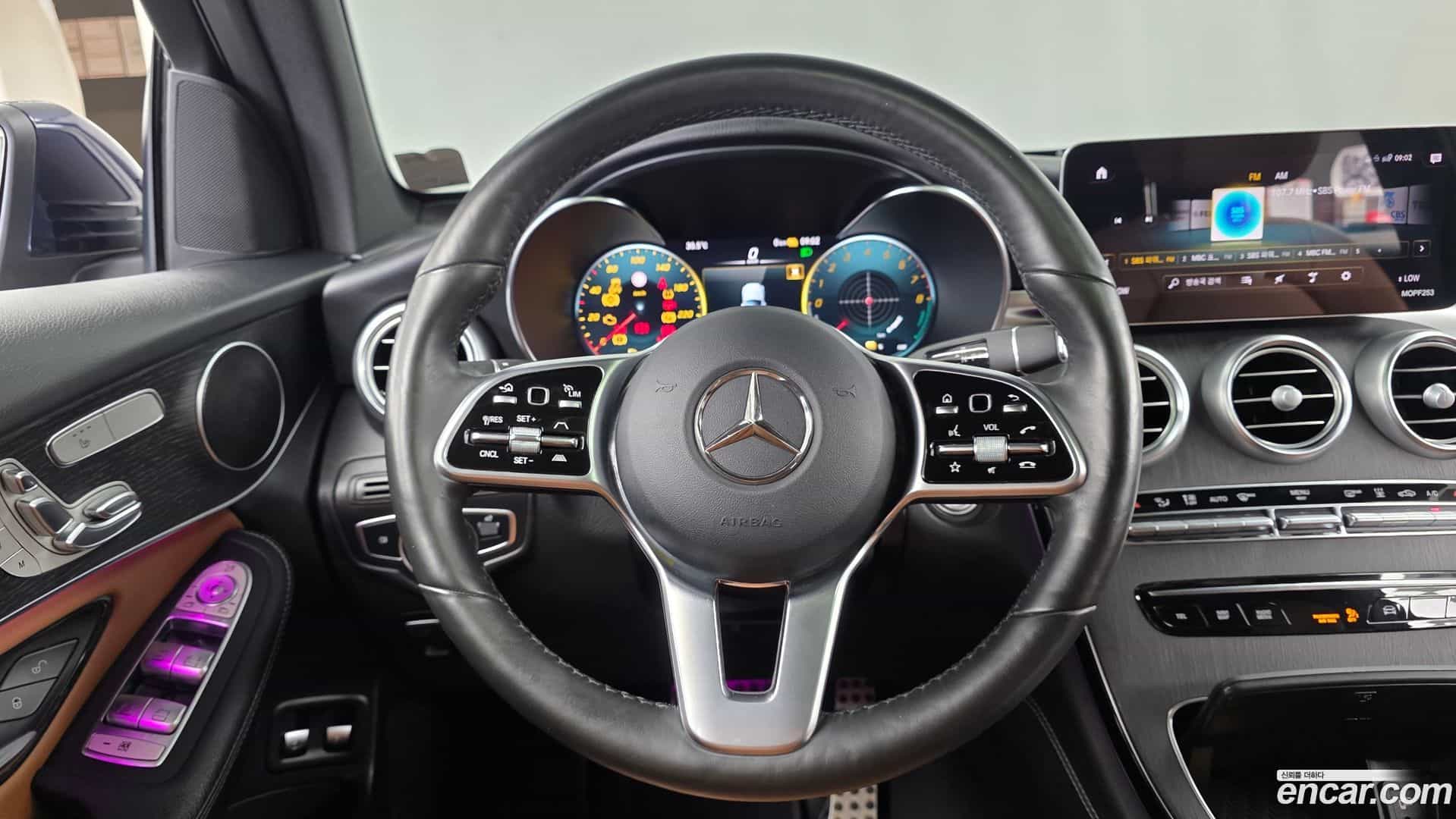 GLC-Class Mercedes-Benz 2020.11-OPTION-016