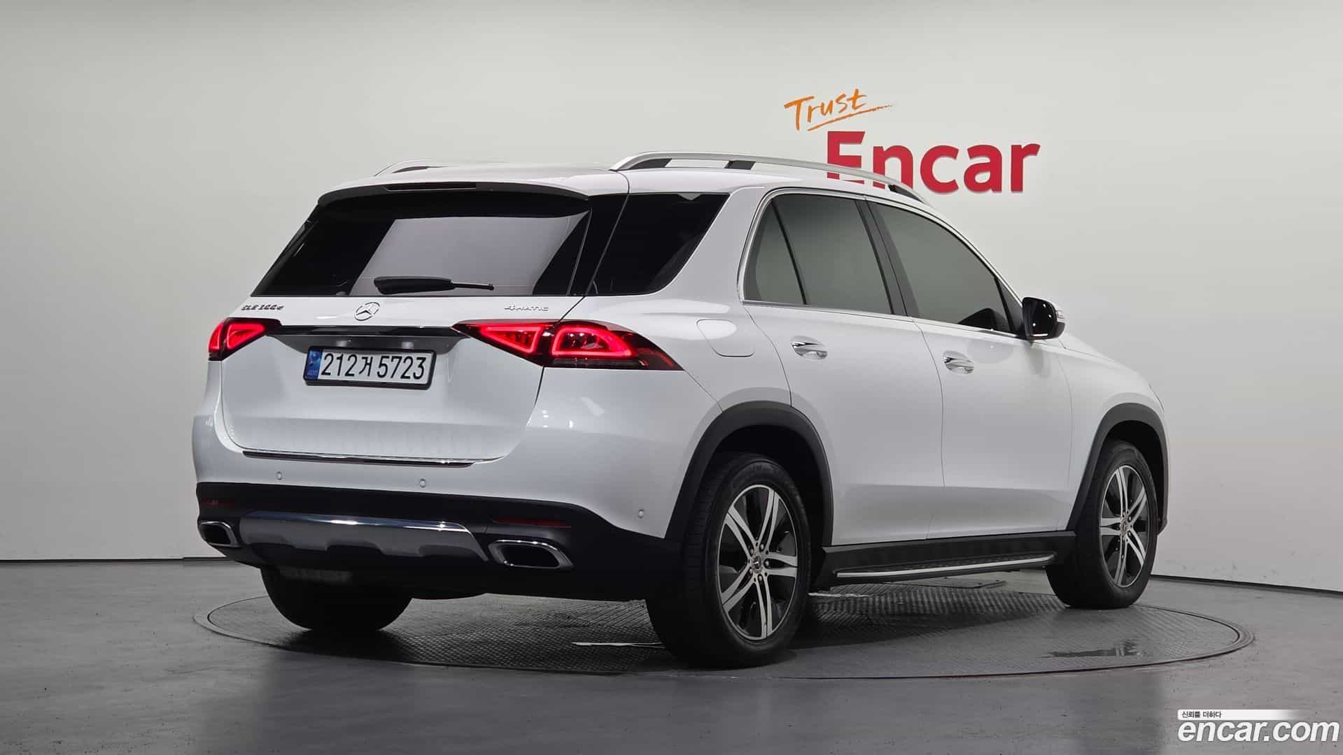 GLE-Class Mercedes-Benz 2019.9-OUTER-002