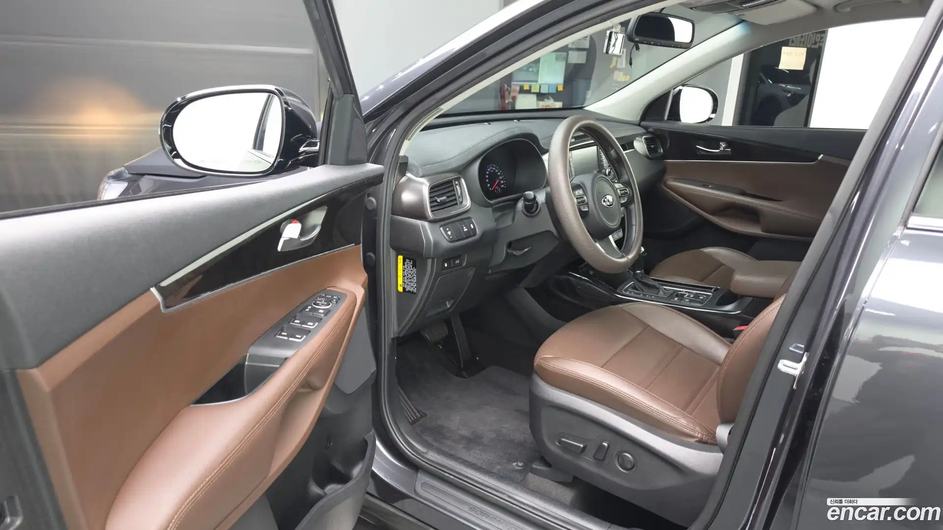Sorento Kia 2016.5-INNER-010