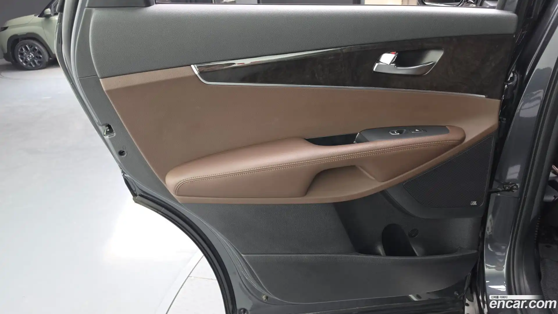 Sorento Kia 2016.5-INNER-035