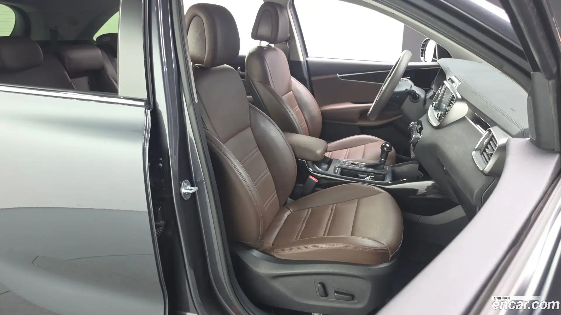 Sorento Kia 2016.5-INNER-036