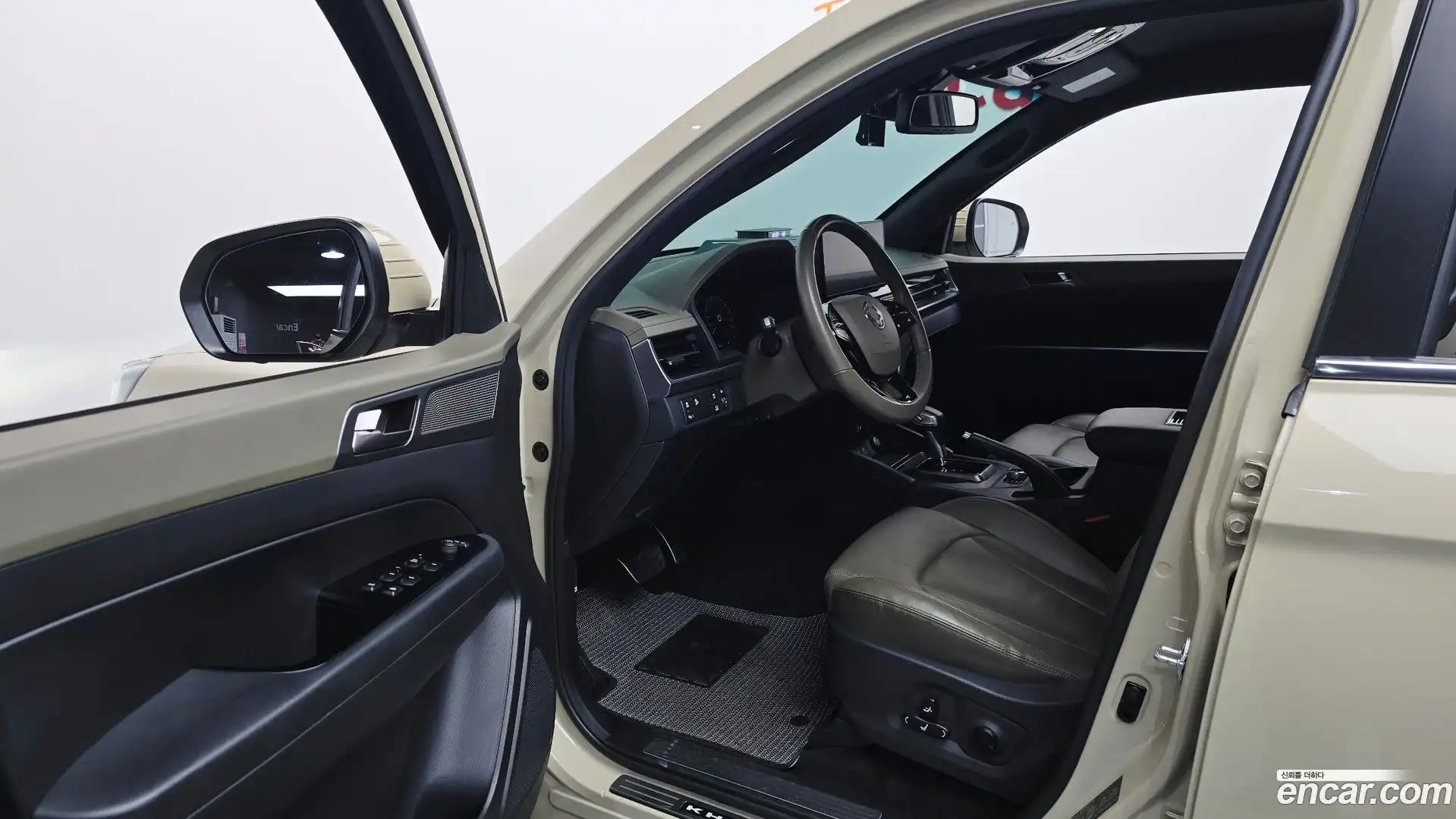 Rexton KG Mobility 2023.9-INNER-010
