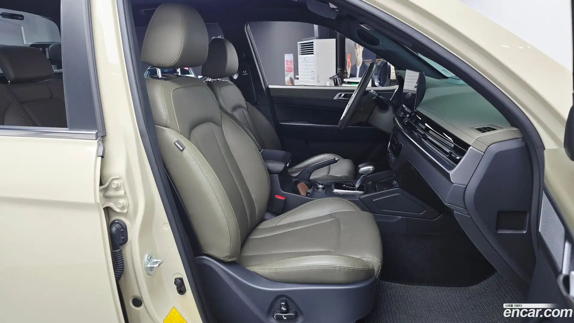 Rexton KG Mobility 2023.9-INNER-036