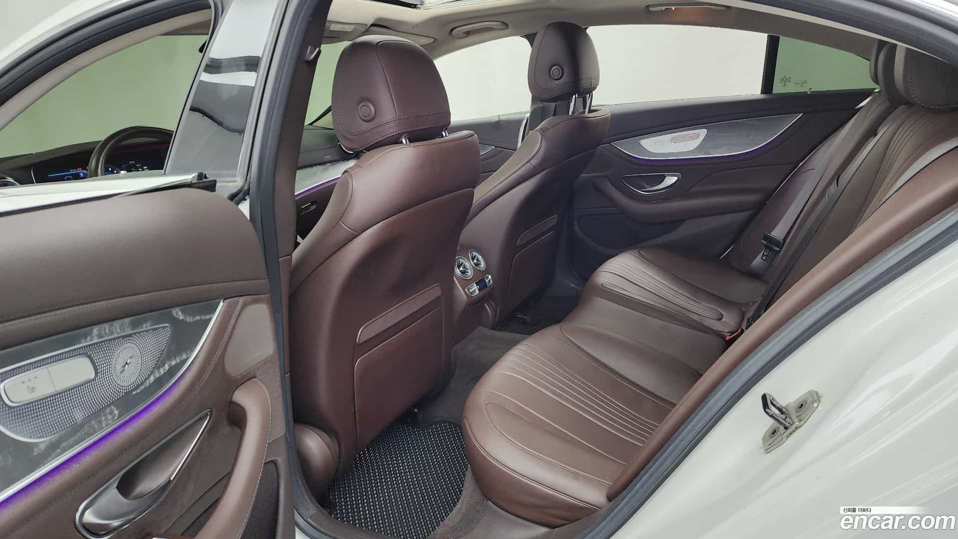 CLS-Class Mercedes-Benz 2020.3-INNER-036