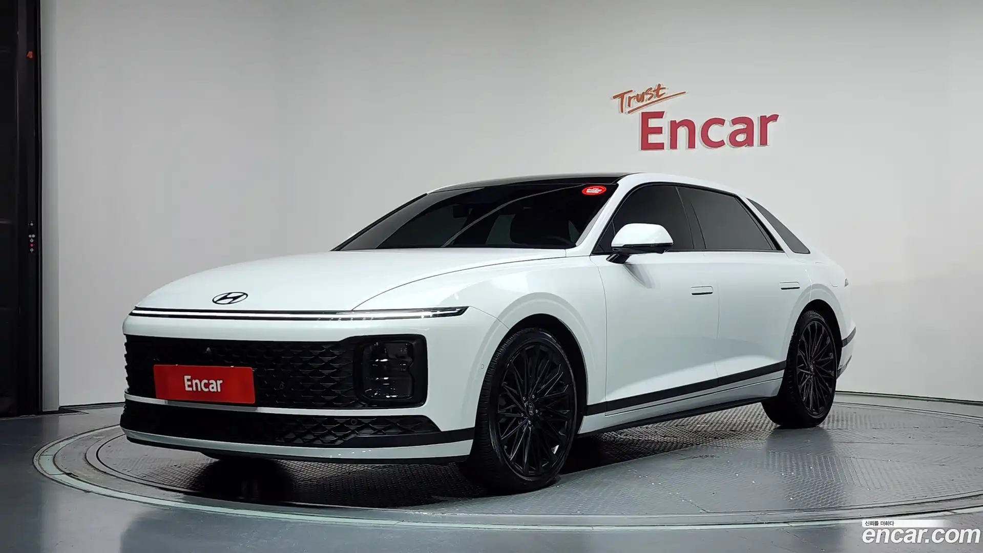 Grandeur Hyundai 2023.2-OUTER-001