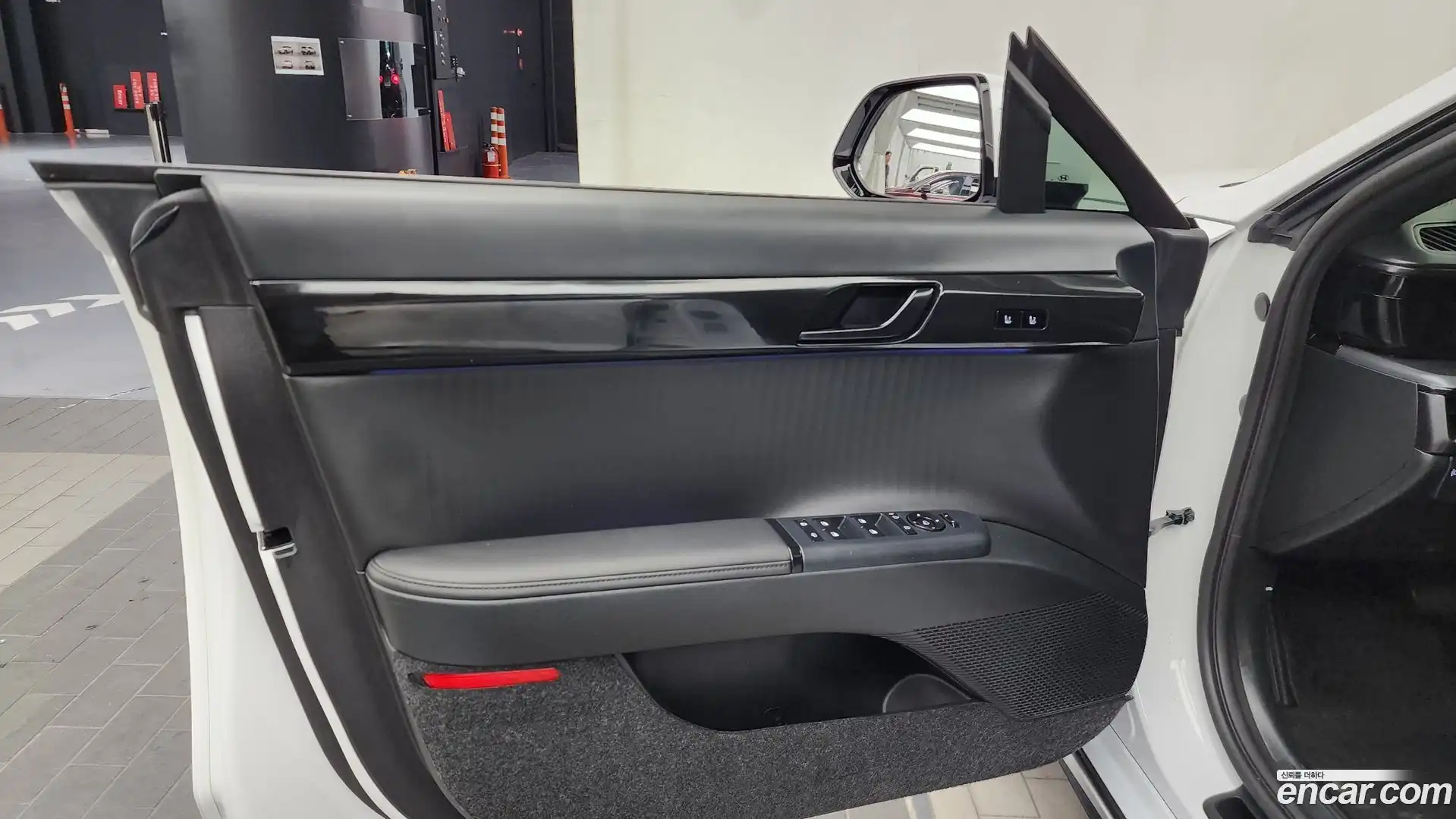 Grandeur Hyundai 2023.2-INNER-034