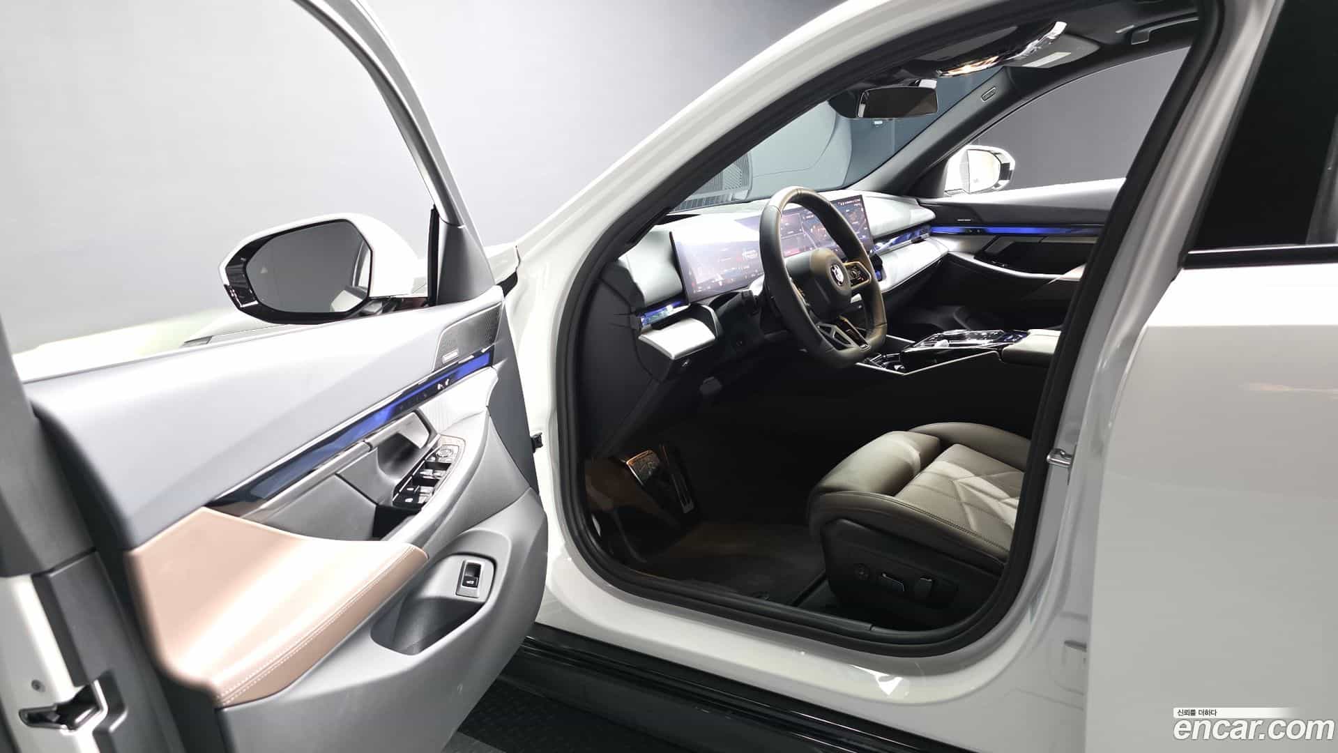 5-Series BMW 2025.6-INNER-010