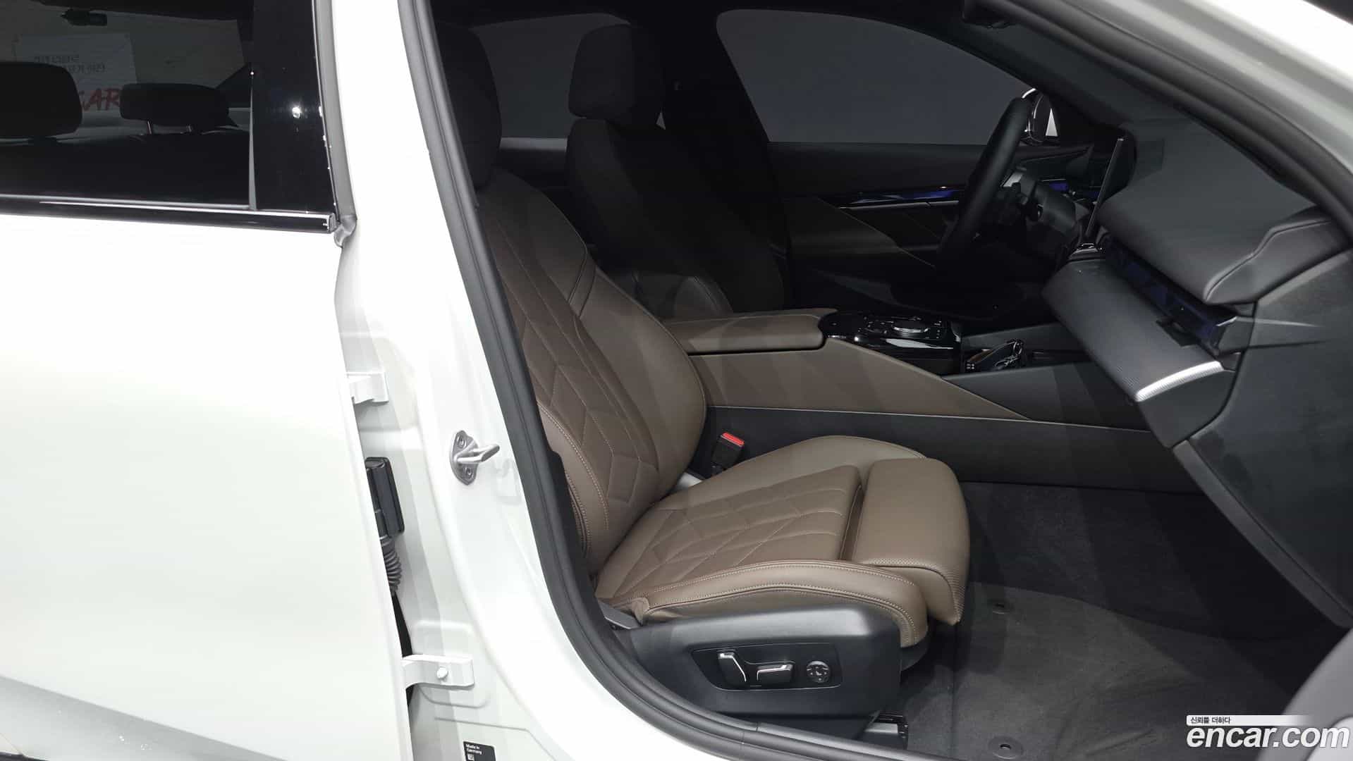 5-Series BMW 2025.6-OPTION-015