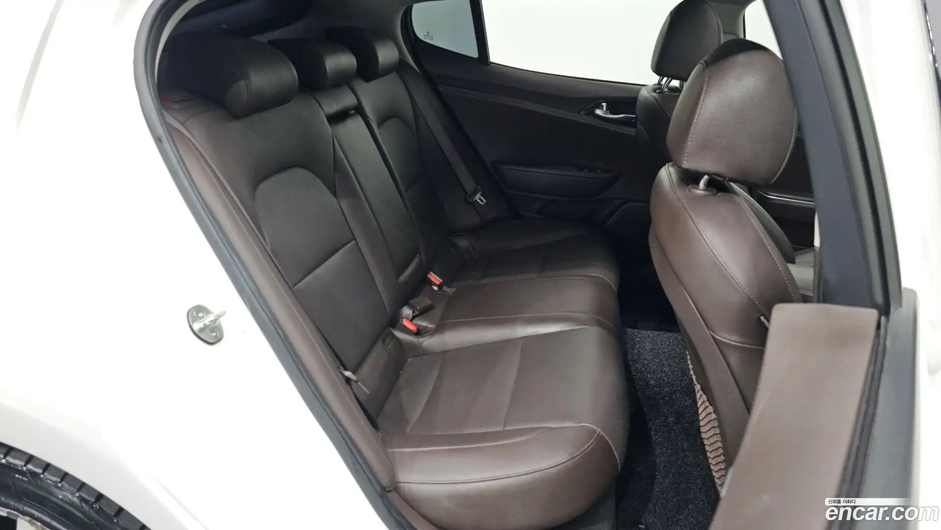 Stinger Kia 2017.5-OPTION-015