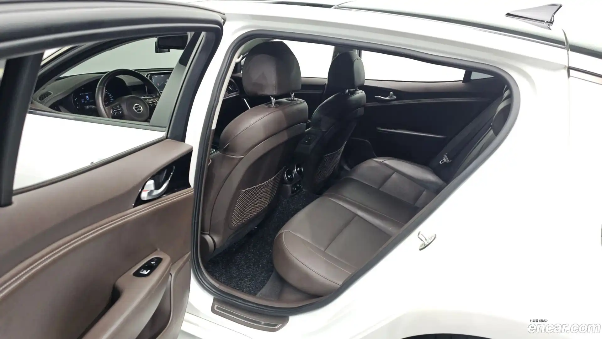 Stinger Kia 2017.5-OPTION-016