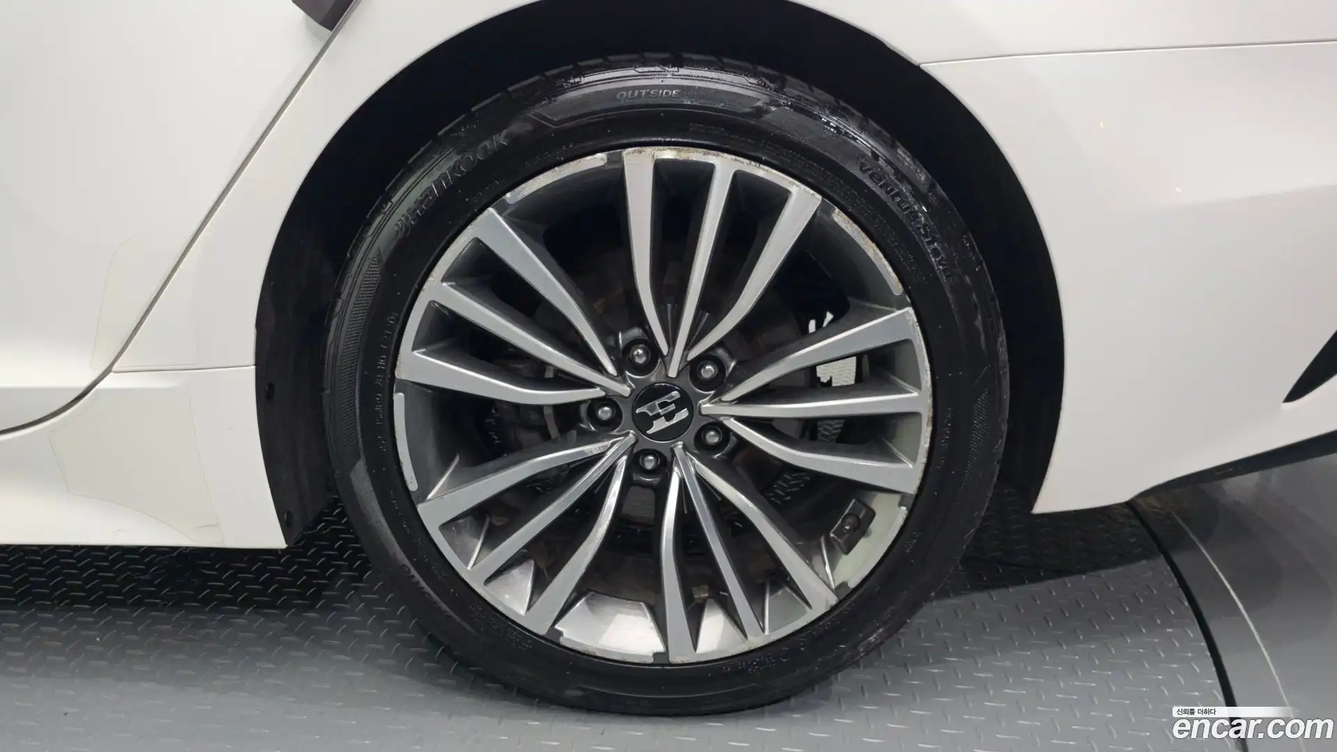 Stinger Kia 2017.5-OUTER-031