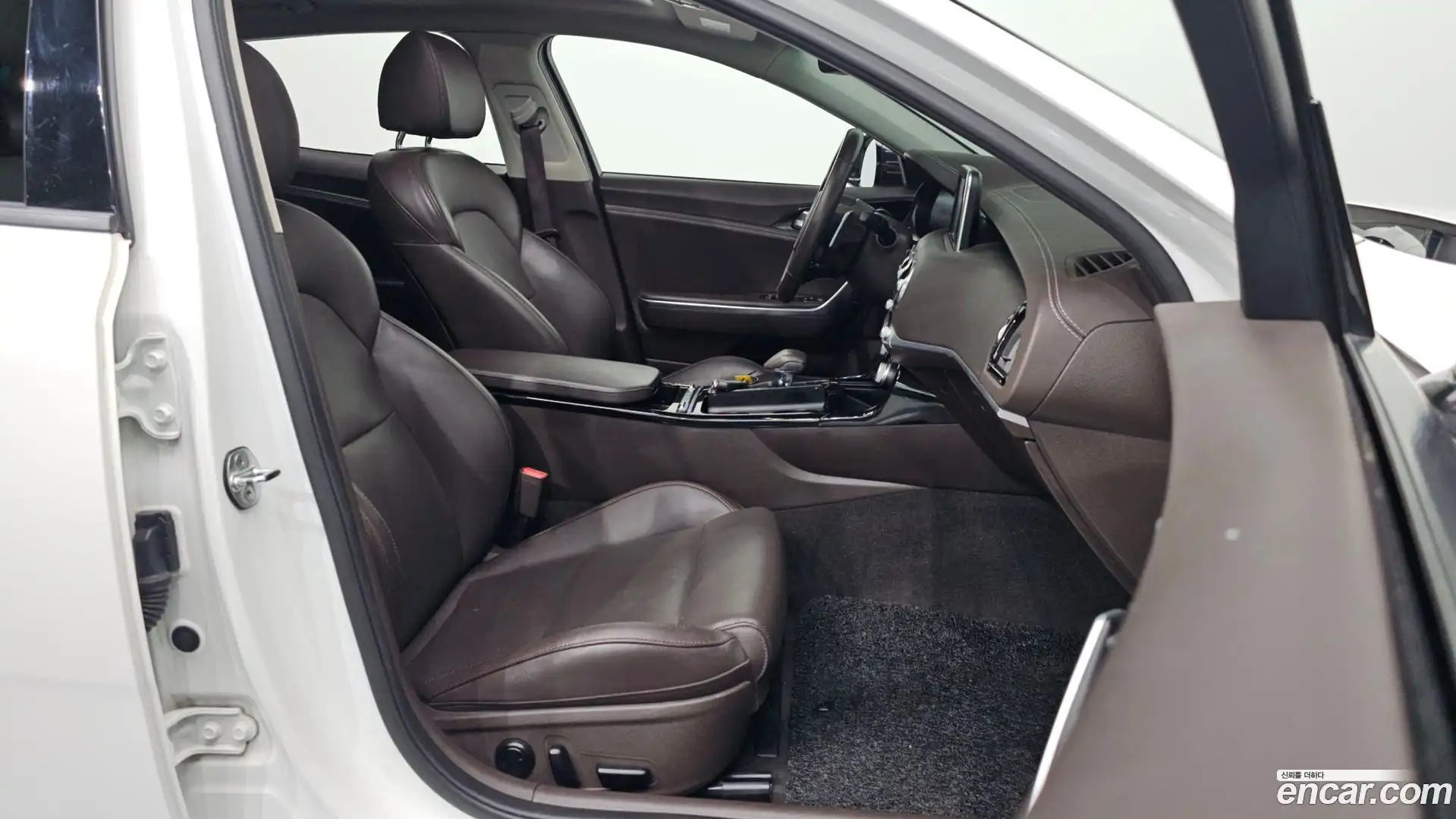 Stinger Kia 2017.5-INNER-036