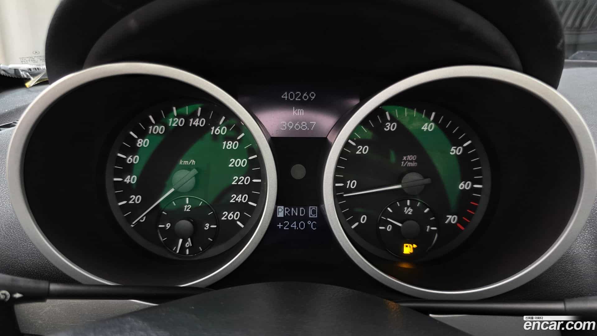 SLK-Class Mercedes-Benz 2005.11-INNER-008