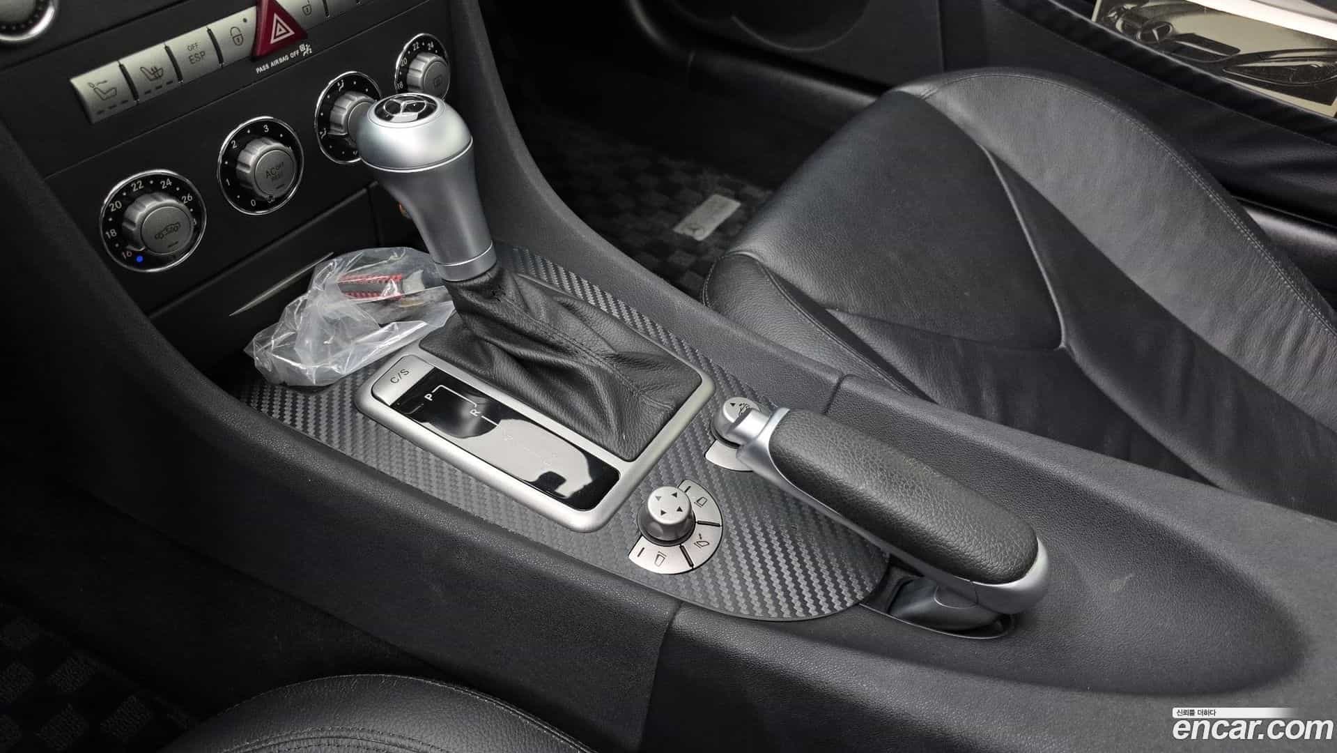 SLK-Class Mercedes-Benz 2005.11-INNER-009