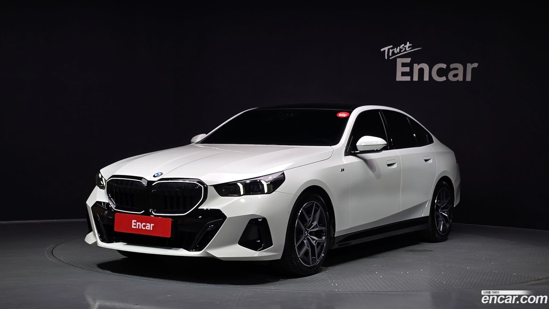 Main__Slider__Photo:5-Series BMW 2024.10-0