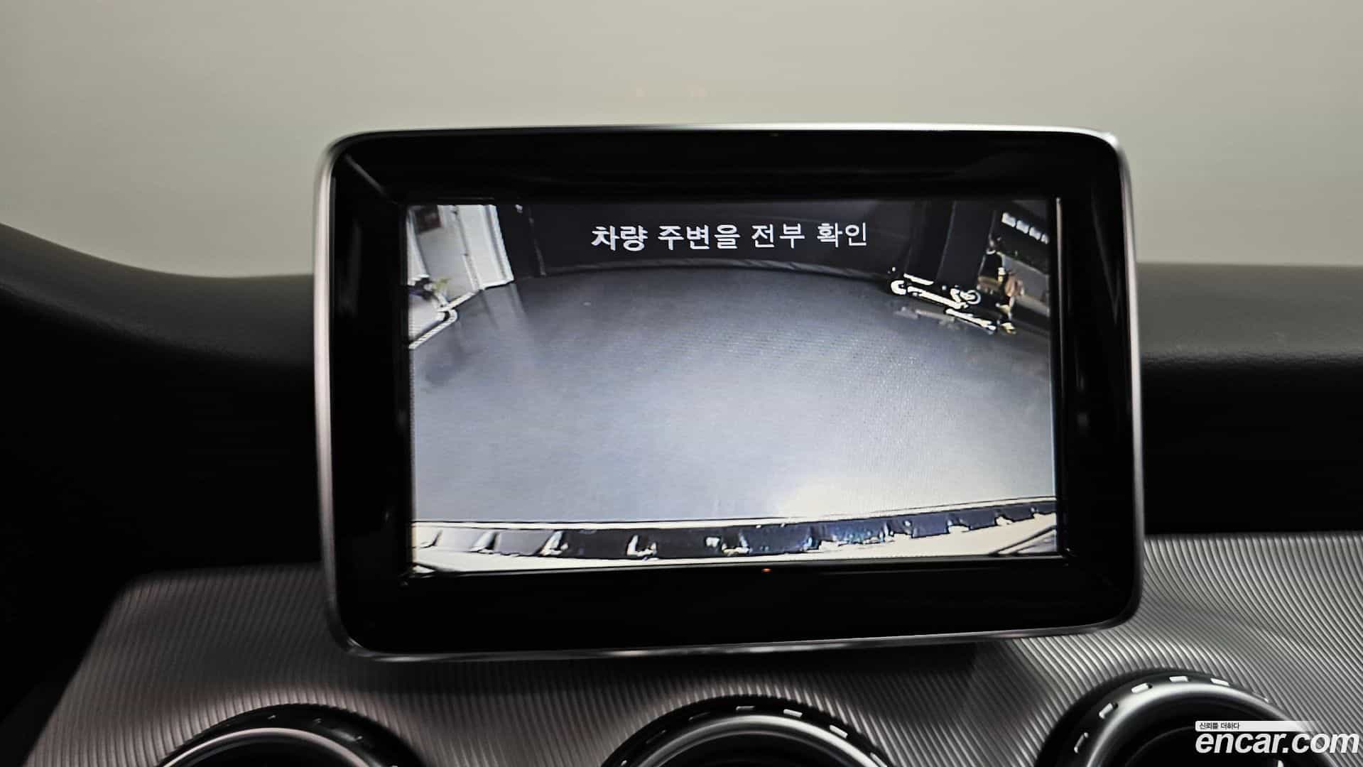 GLA-Class Mercedes-Benz 2015.11-OPTION-019