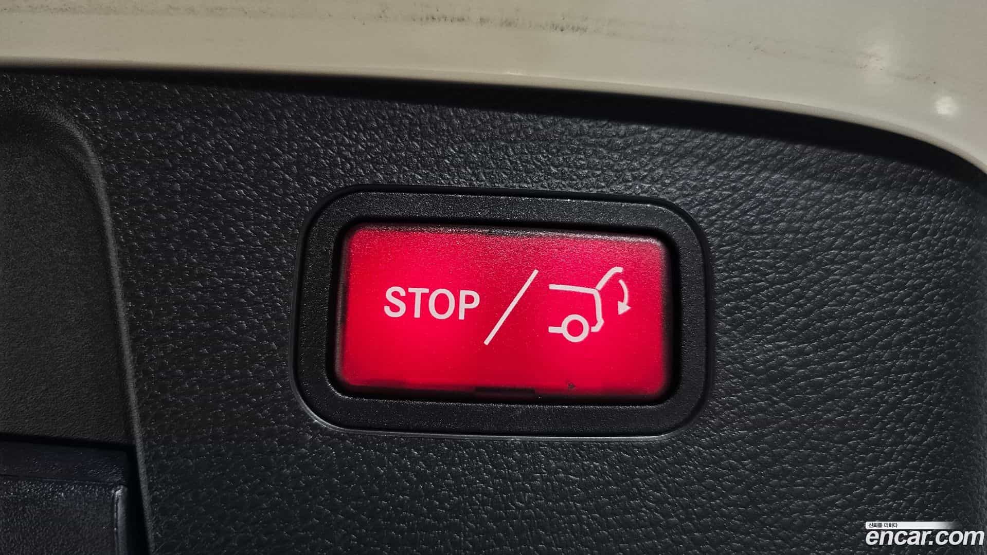 GLA-Class Mercedes-Benz 2015.11-OPTION-021