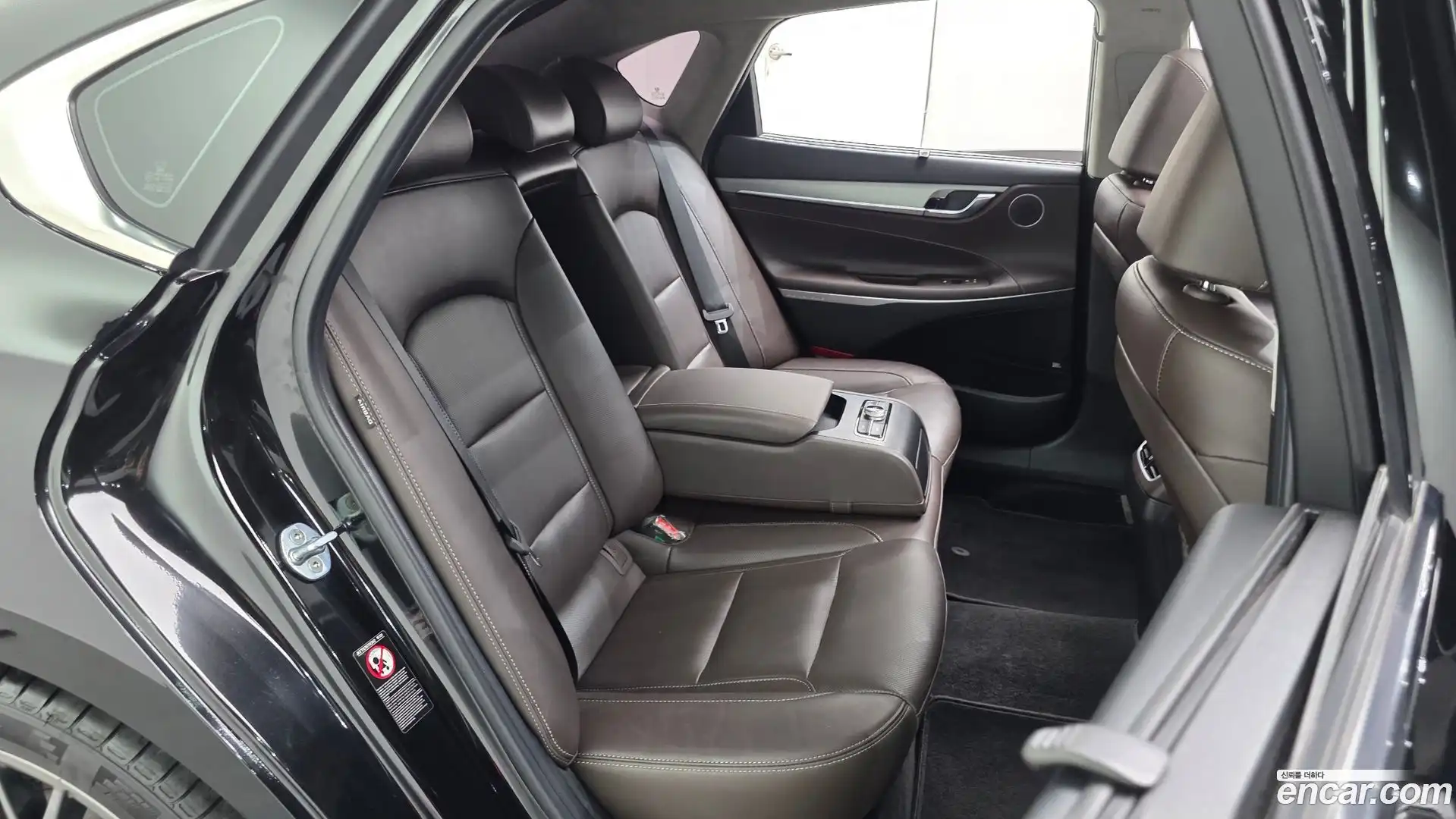 Grandeur Hyundai 2018.3-OPTION-015