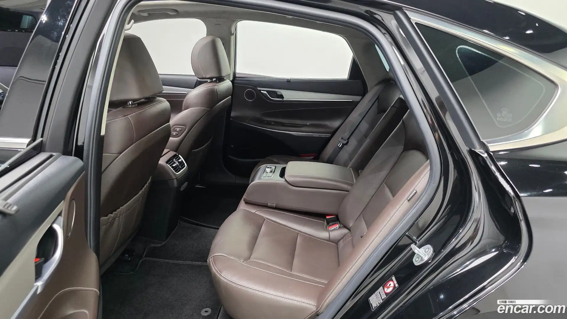Grandeur Hyundai 2018.3-OPTION-016