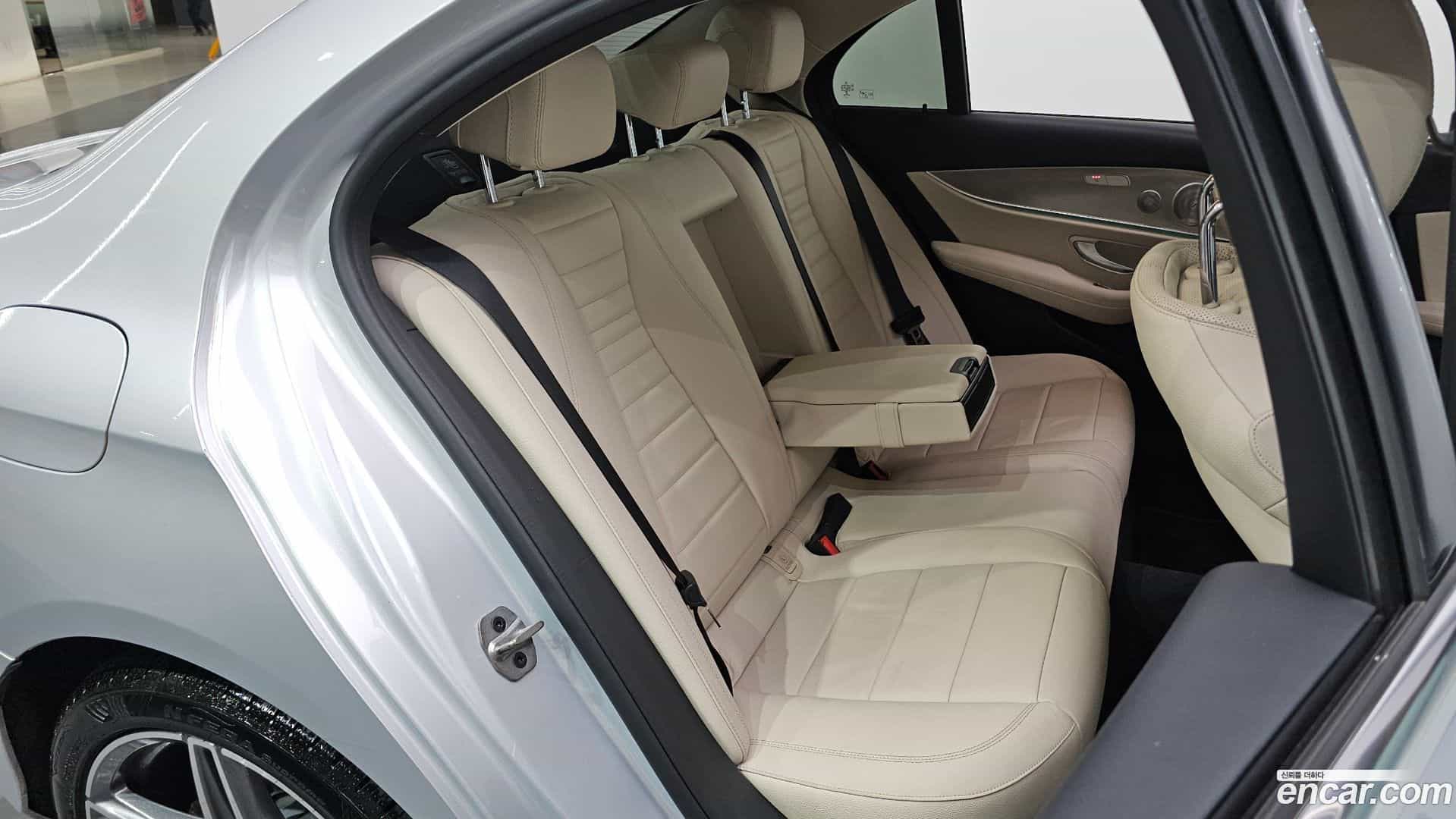 E-Class Mercedes-Benz 2019.2-OPTION-015